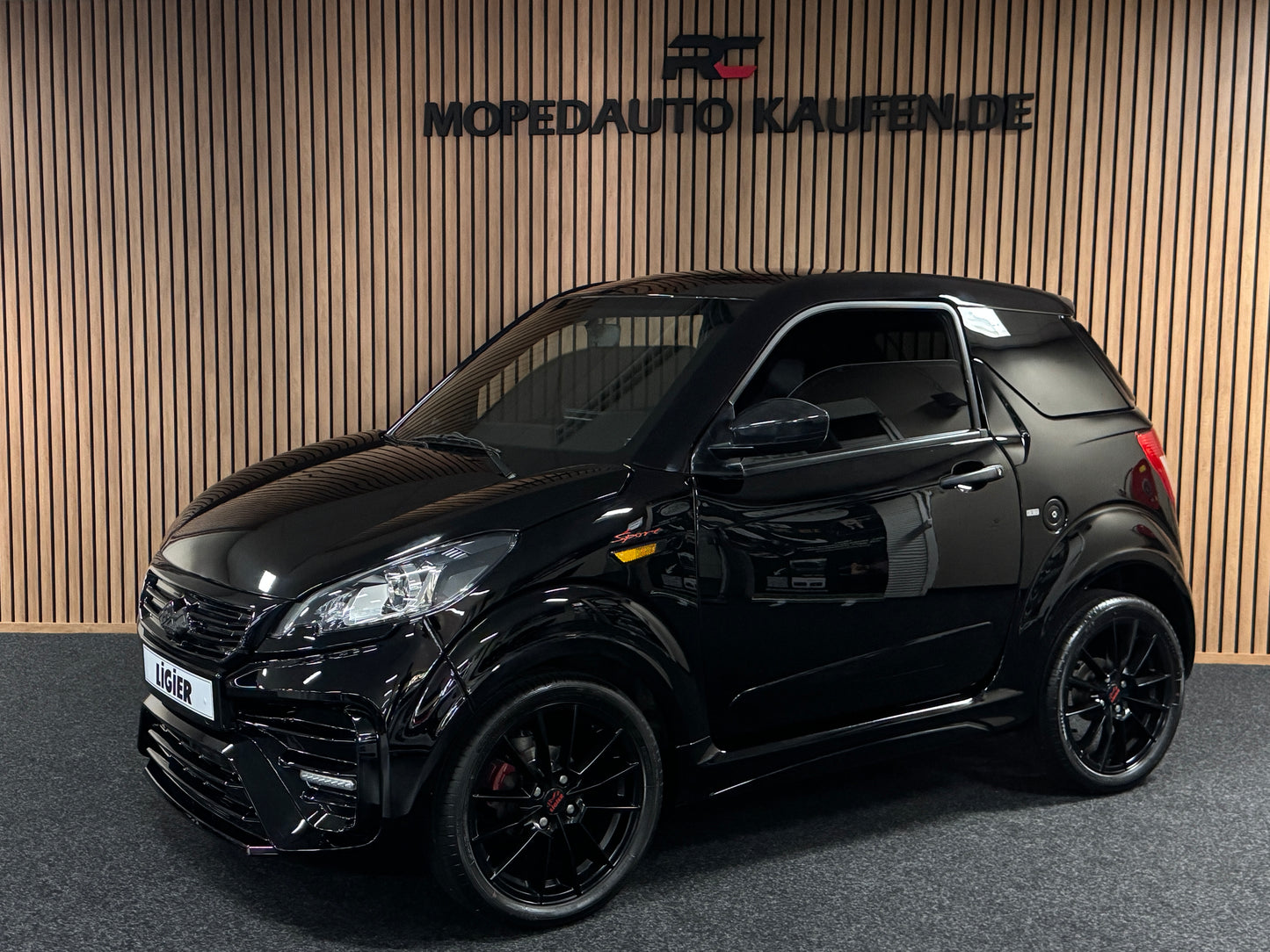 Ligier JS50 Ultimate Sport Facelift | Black On Black | Servolenkung | 8 PS leiser DCI Motor | 45 km/h | Rückfahrkamera | Innerhalb 250 KM Kostenlose Lieferung | Mopedauto | Leichtmobile