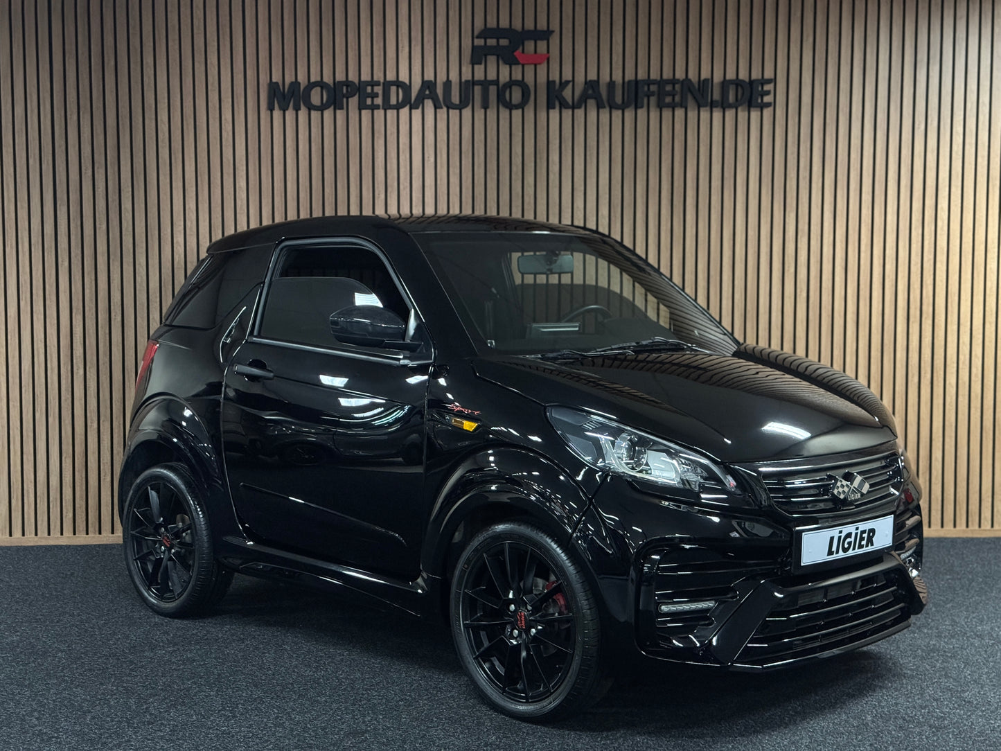 Ligier JS50 Ultimate Sport Facelift | Black On Black | Servolenkung | 8 PS leiser DCI Motor | 45 km/h | Rückfahrkamera | Innerhalb 250 KM Kostenlose Lieferung | Mopedauto | Leichtmobile