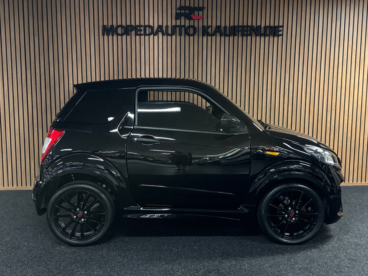 Ligier JS50 Ultimate Sport Facelift | Black On Black | Servolenkung | 8 PS leiser DCI Motor | 45 km/h | Rückfahrkamera | Innerhalb 250 KM Kostenlose Lieferung | Mopedauto | Leichtmobile