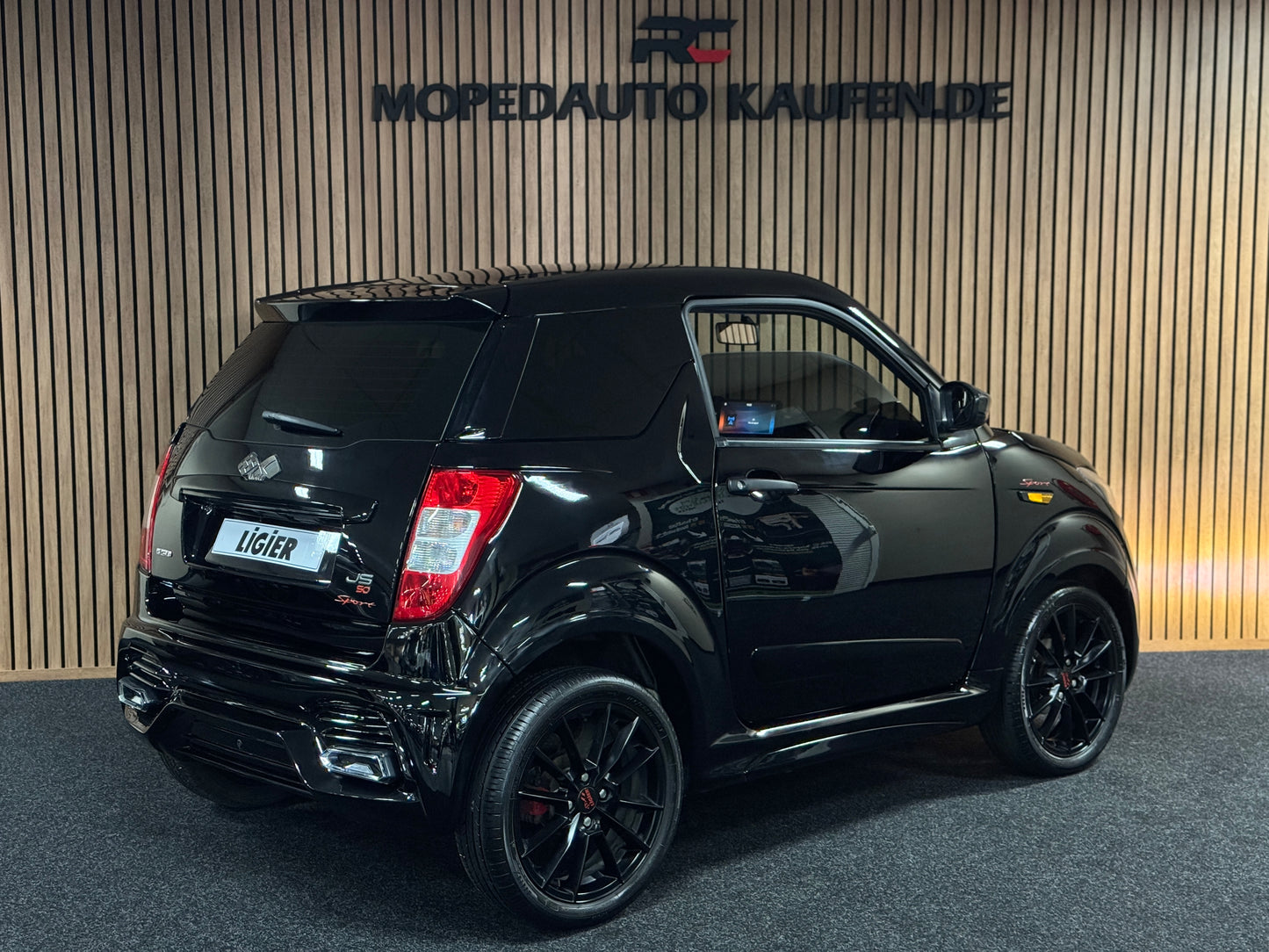Ligier JS50 Ultimate Sport Facelift | Black On Black | Servolenkung | 8 PS leiser DCI Motor | 45 km/h | Rückfahrkamera | Innerhalb 250 KM Kostenlose Lieferung | Mopedauto | Leichtmobile