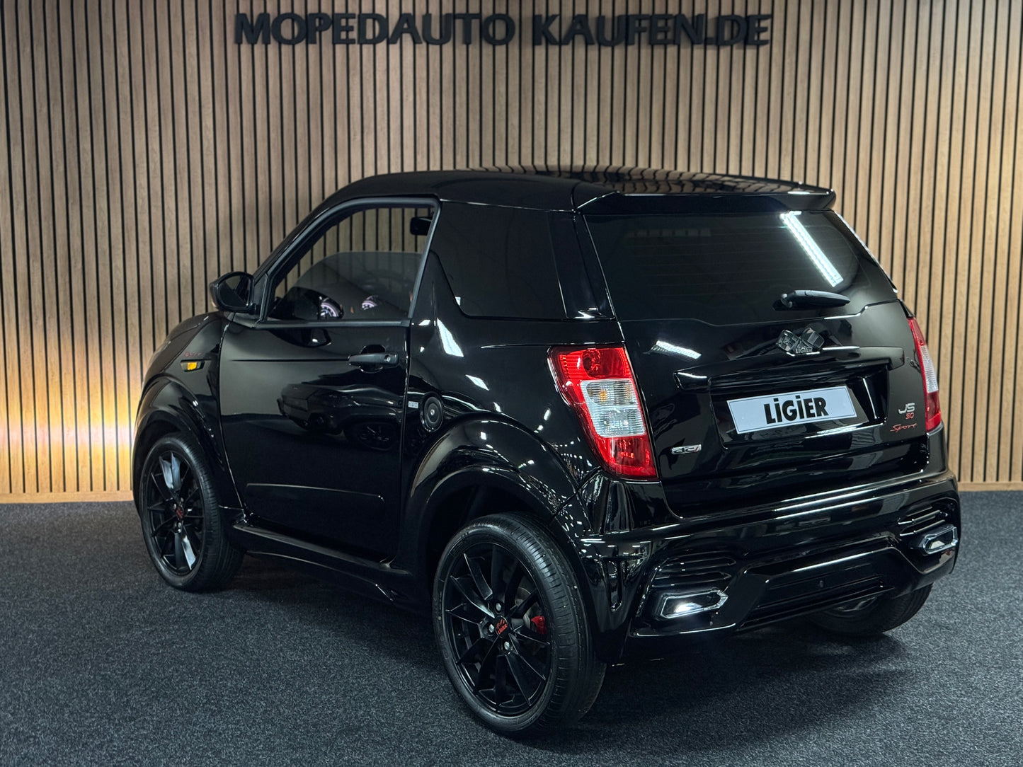 Ligier JS50 Ultimate Sport Facelift | Black On Black | Servolenkung | 8 PS leiser DCI Motor | 45 km/h | Rückfahrkamera | Innerhalb 250 KM Kostenlose Lieferung | Mopedauto | Leichtmobile