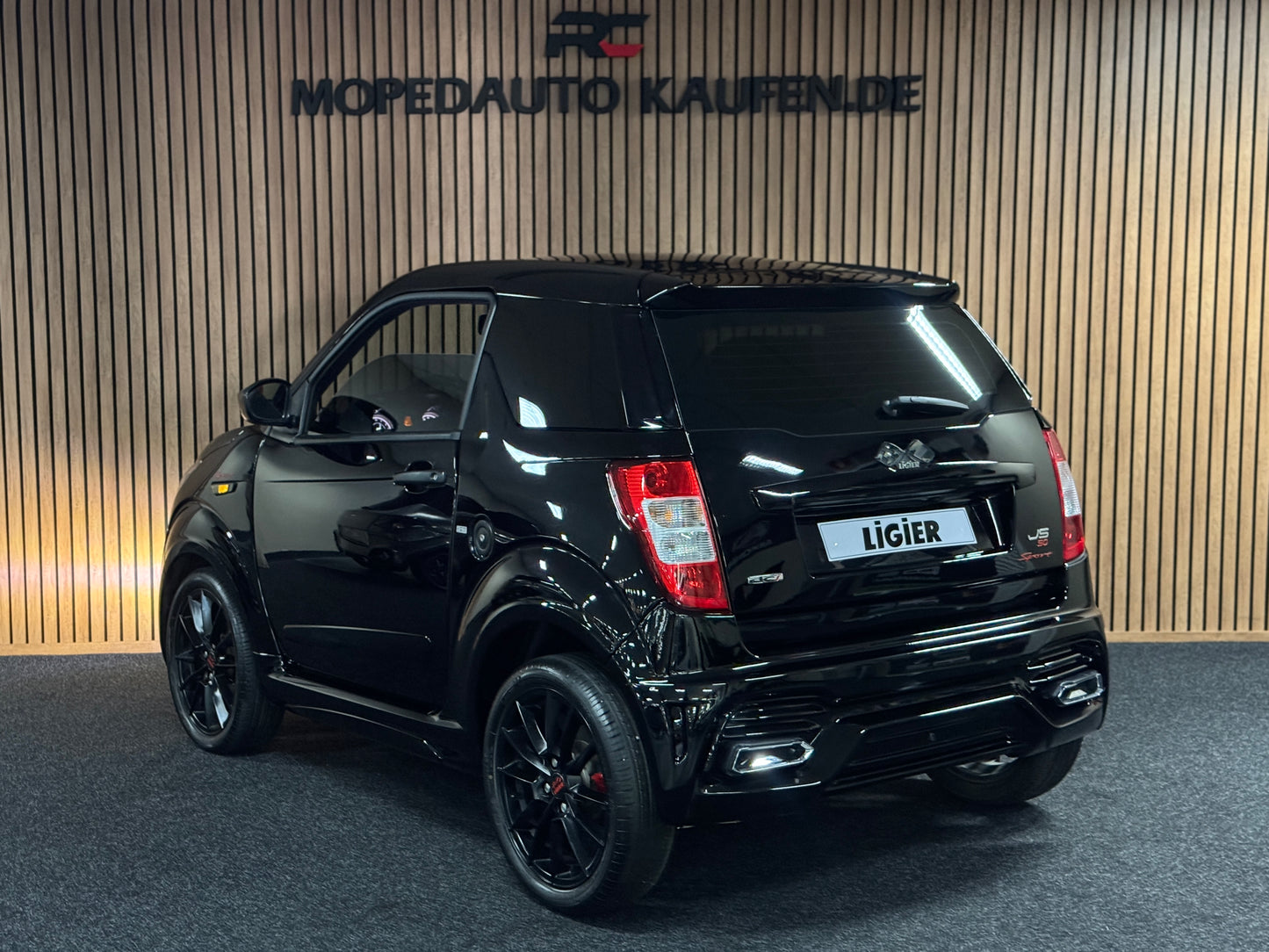 Ligier JS50 Ultimate Sport Facelift | Black On Black | Servolenkung | 8 PS leiser DCI Motor | 45 km/h | Rückfahrkamera | Innerhalb 250 KM Kostenlose Lieferung | Mopedauto | Leichtmobile