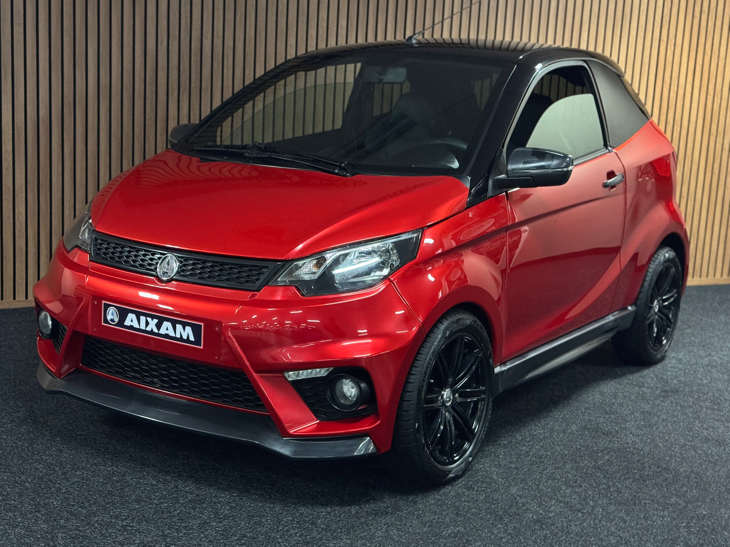Aixam GTI Sport Rot 7000 KM ! | 8 PS Kubota Motor | 45 km/h | Innerhalb 250 KM Kostenlose Lieferung | Mopedauto | Leichtmobile