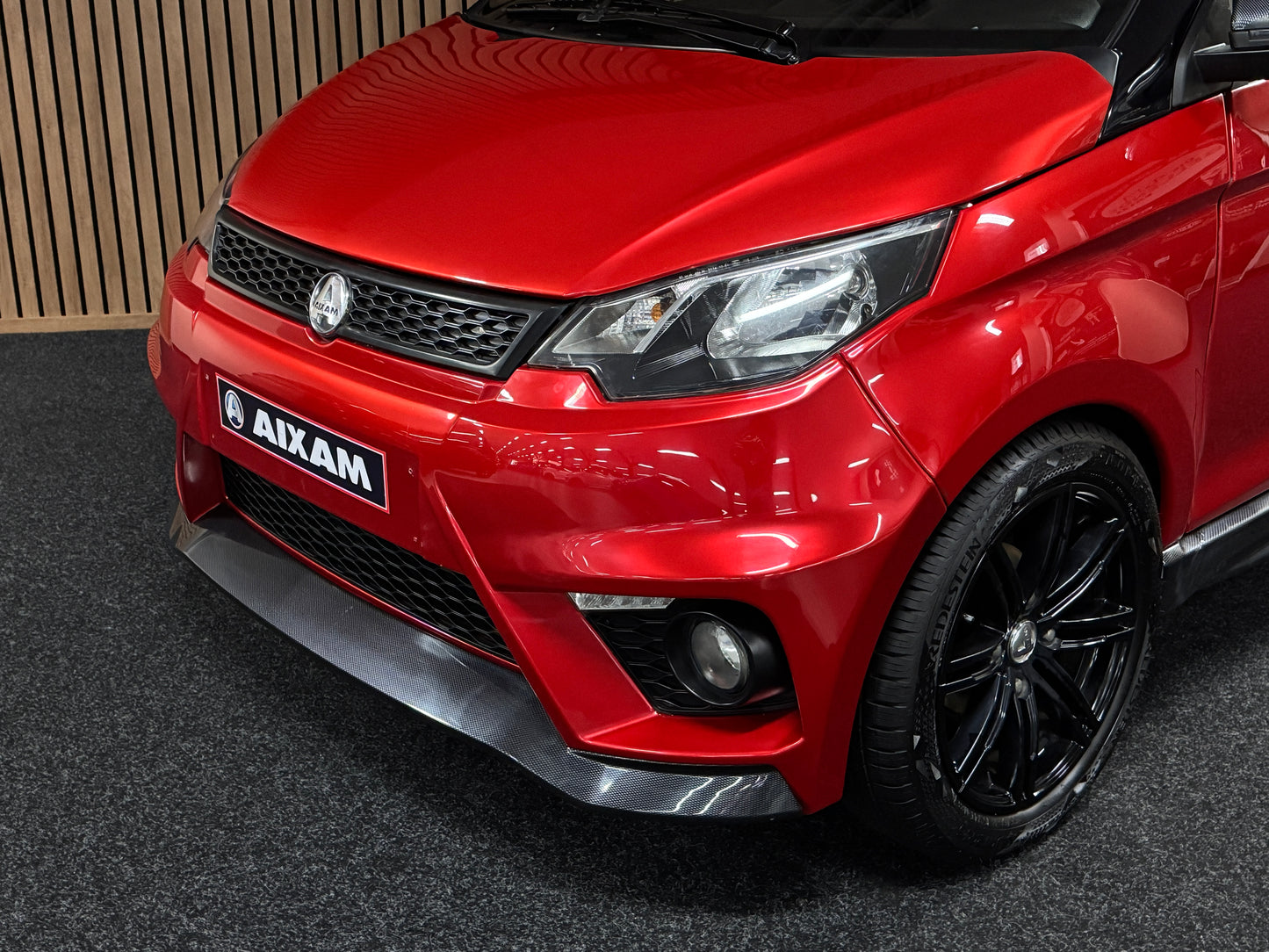 Aixam GTI Sport Rot 7000 KM ! | 8 PS Kubota Motor | 45 km/h | Innerhalb 250 KM Kostenlose Lieferung | Mopedauto | Leichtmobile