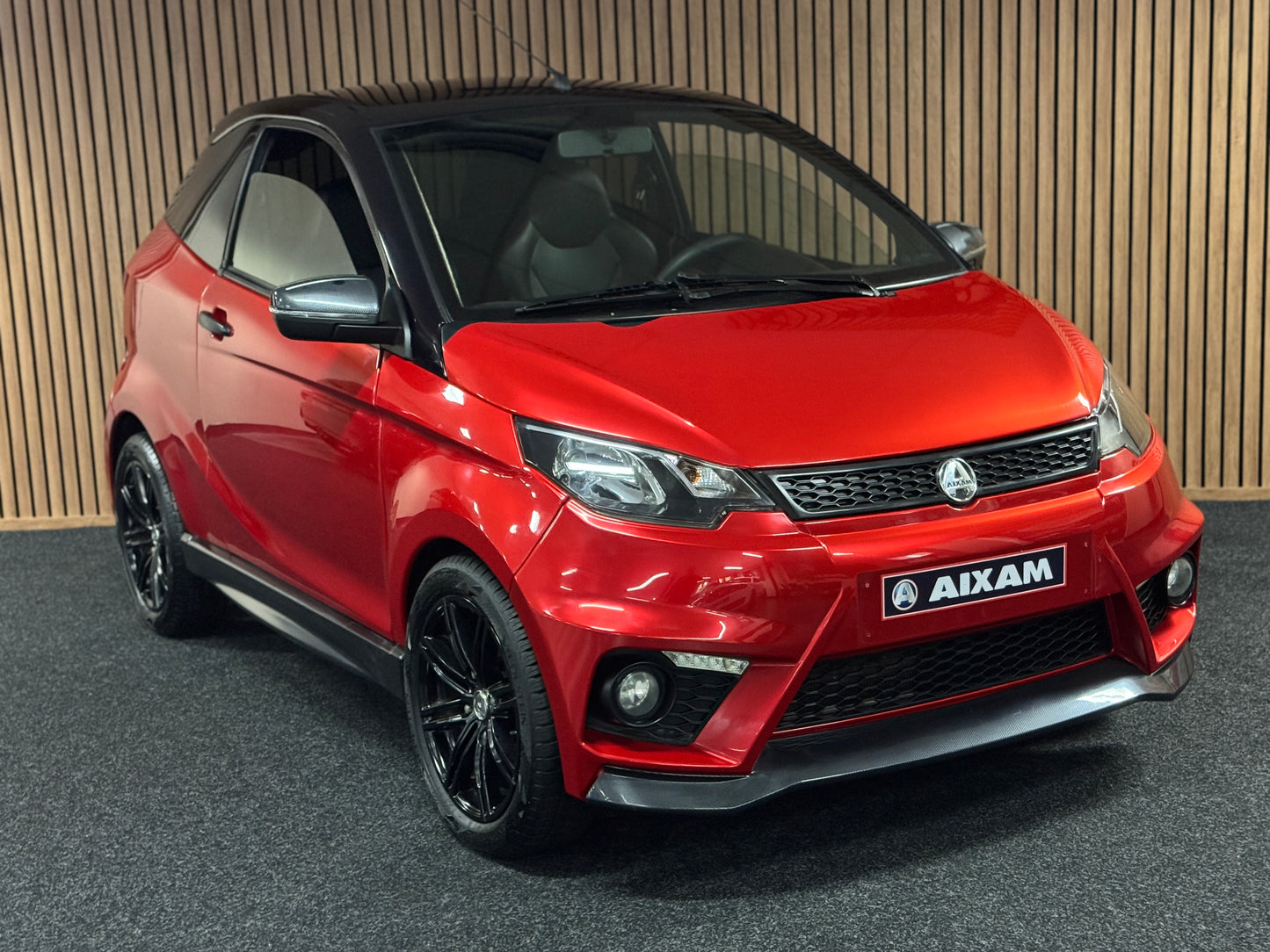 Aixam GTI Sport Rot 7000 KM ! | 8 PS Kubota Motor | 45 km/h | Innerhalb 250 KM Kostenlose Lieferung | Mopedauto | Leichtmobile