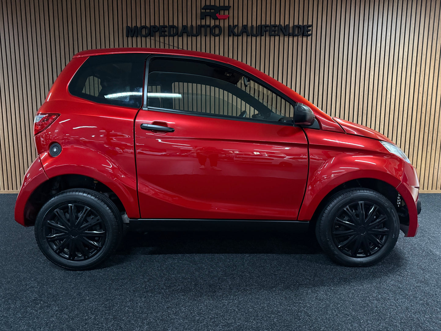 Aixam City Sport Rot | 8 PS Kubota Motor | 45 km/h | Innerhalb 250 KM Kostenlose Lieferung | Mopedauto | Leichtmobile