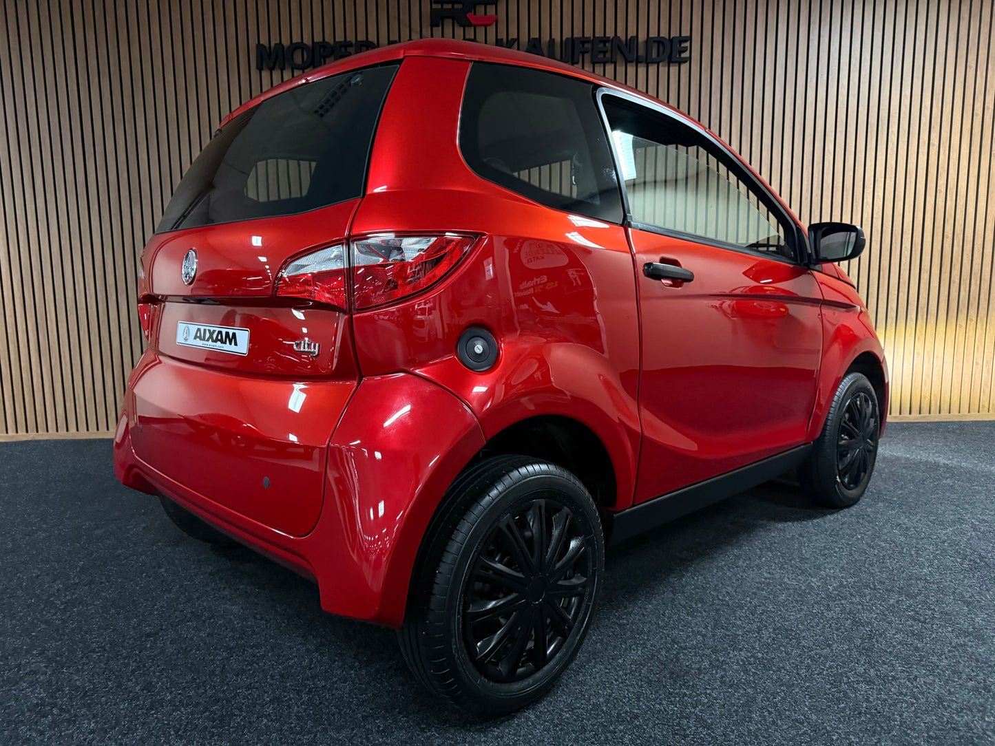 Aixam City Sport Rot | 8 PS Kubota Motor | 45 km/h | Innerhalb 250 KM Kostenlose Lieferung | Mopedauto | Leichtmobile