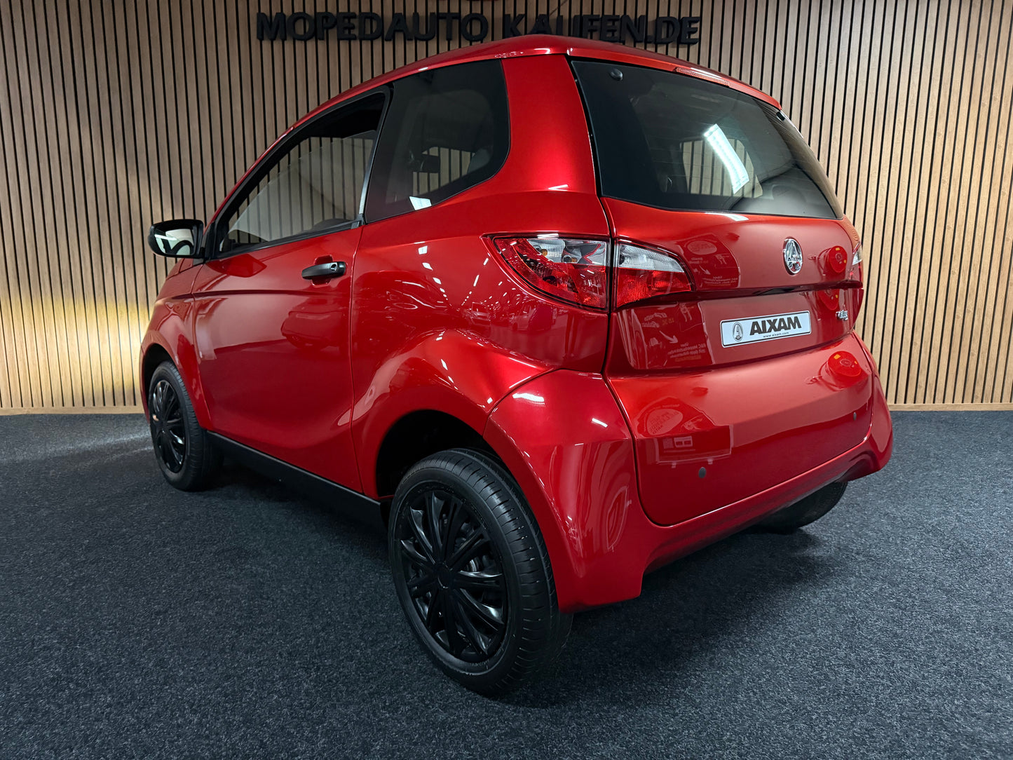 Aixam City Sport Rot | 8 PS Kubota Motor | 45 km/h | Innerhalb 250 KM Kostenlose Lieferung | Mopedauto | Leichtmobile