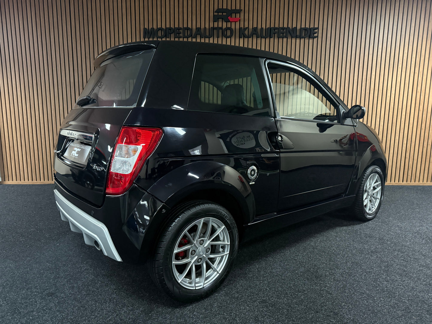 Ligier Ixo Schwarz | leiser DCI Motor | 45 km/h | Innerhalb 250 KM Kostenlose Lieferung | Mopedauto | Leichtmobile