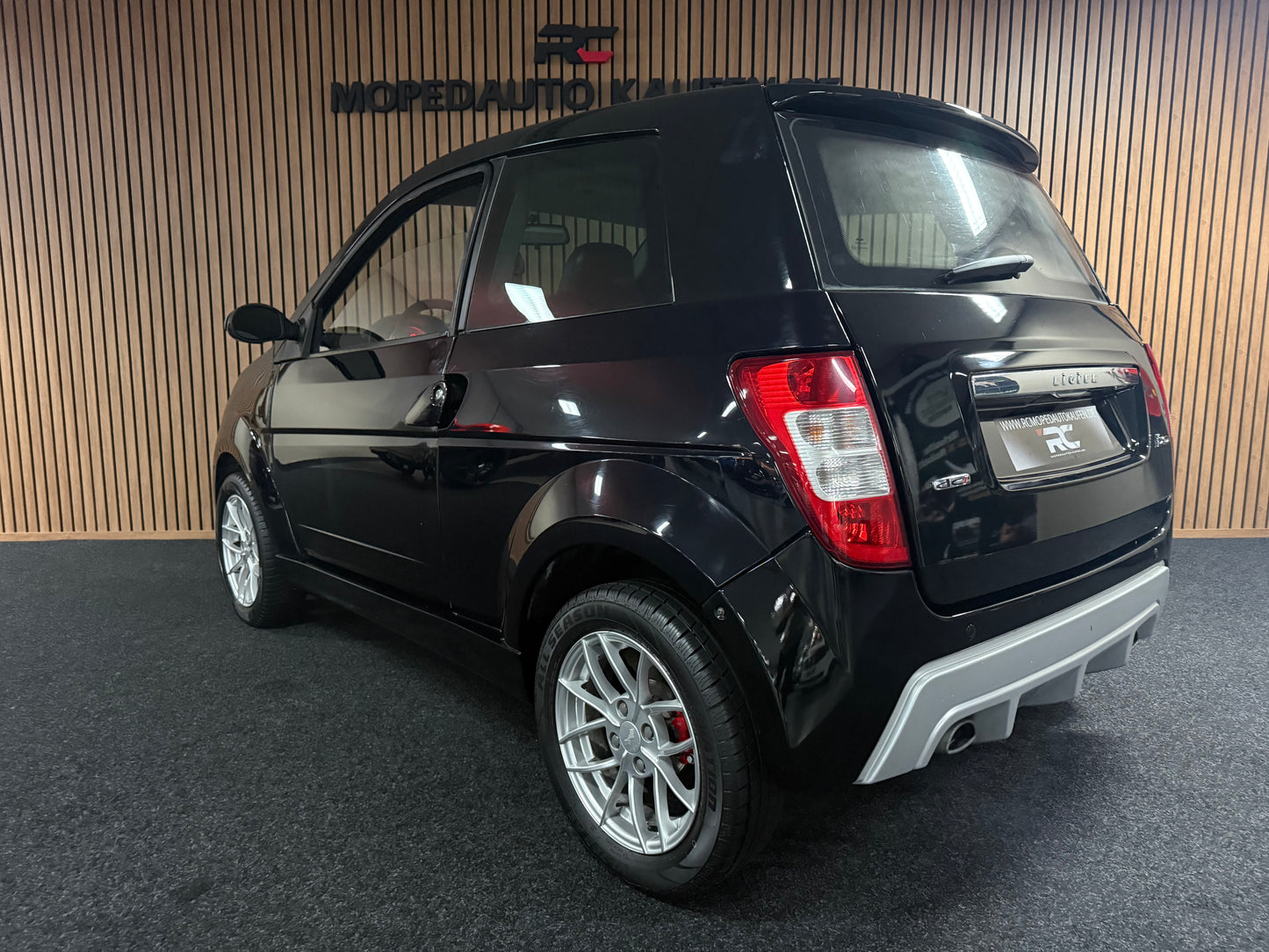 Ligier Ixo Schwarz | leiser DCI Motor | 45 km/h | Innerhalb 250 KM Kostenlose Lieferung | Mopedauto | Leichtmobile