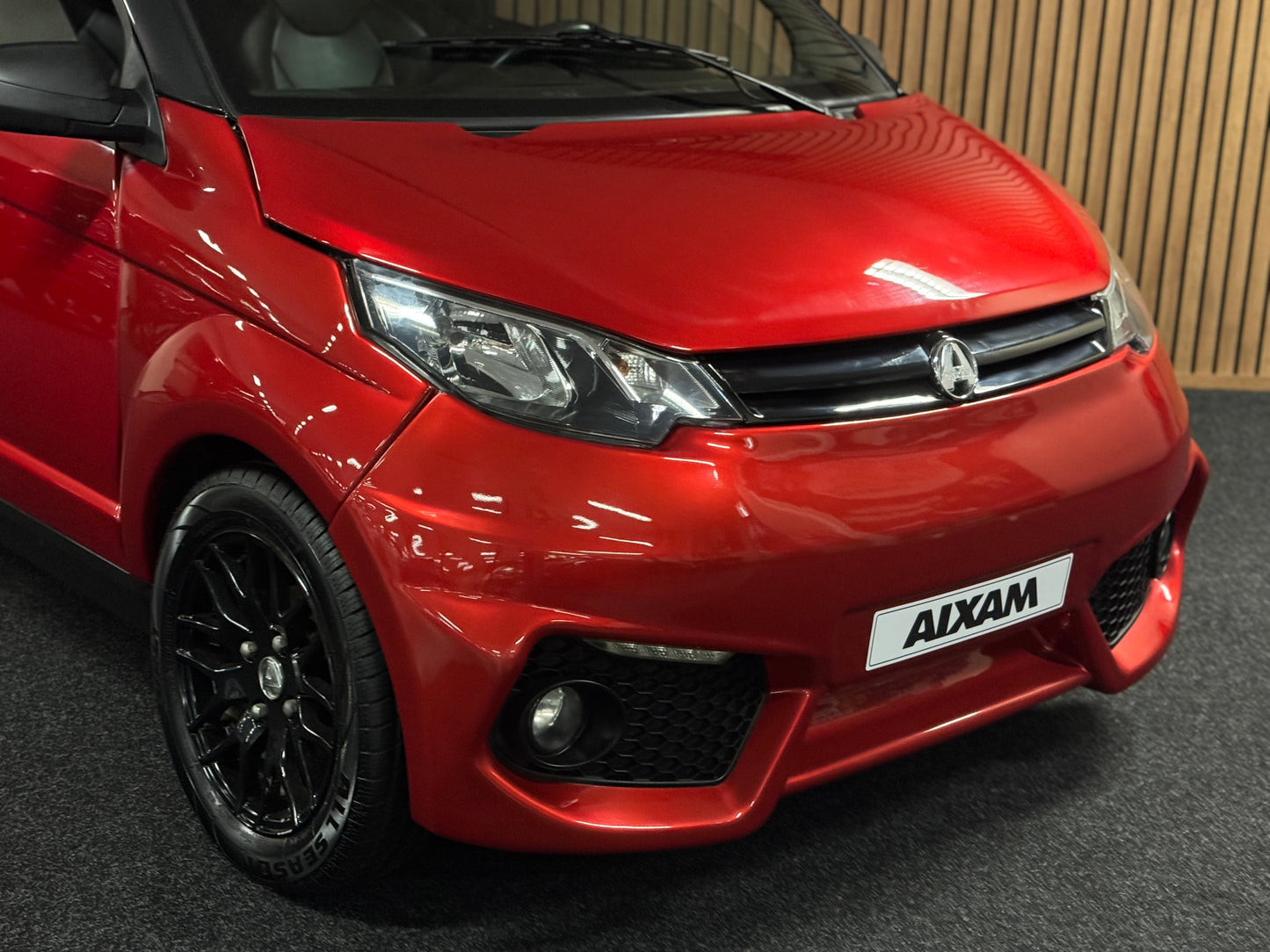Aixam GTI Sport | 5 PS Kubota Motor | 45 km/h | Innerhalb 250 KM Kostenlose Lieferung | Mopedauto | Leichtmobile