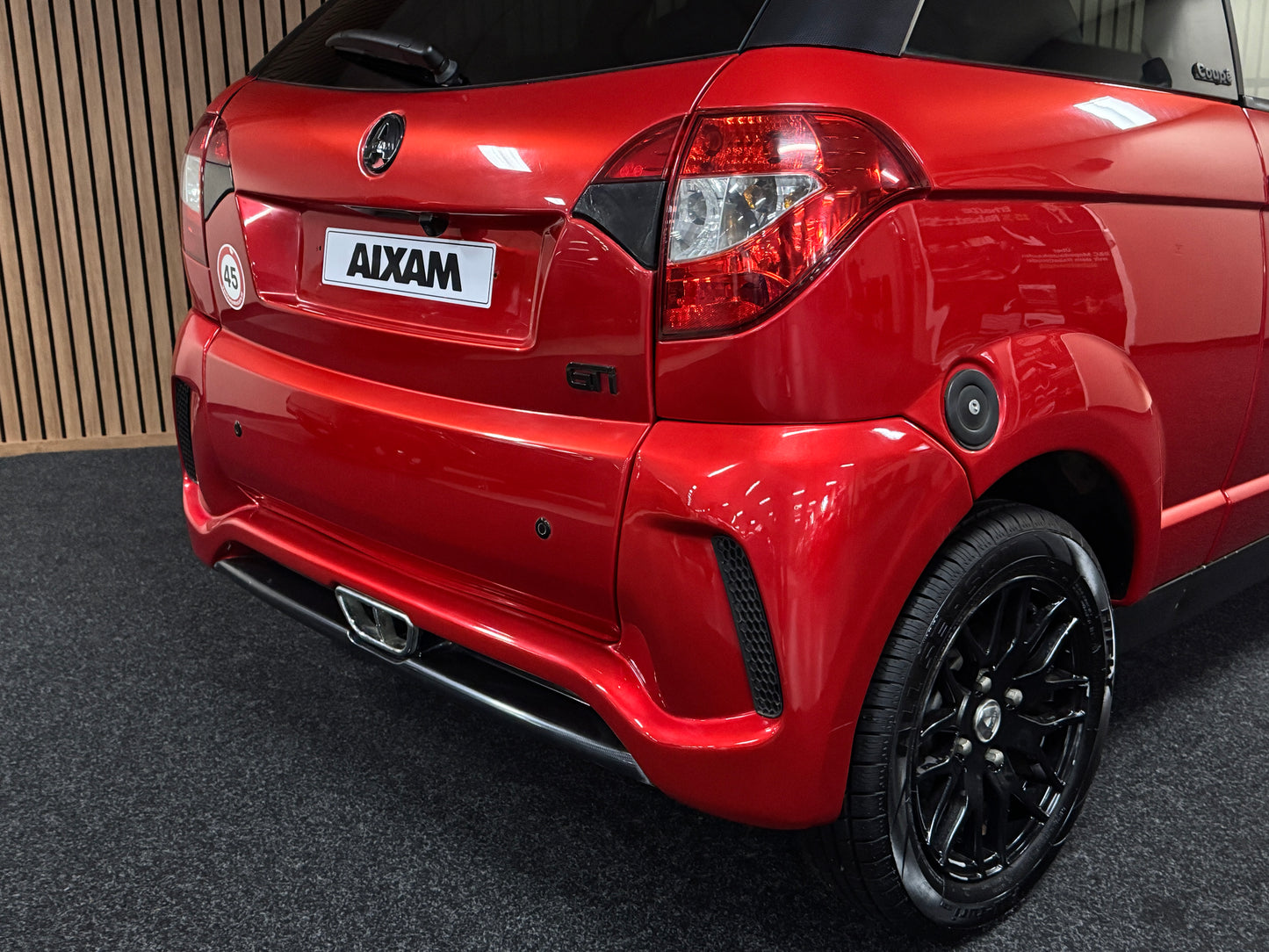 Aixam GTI Sport | 5 PS Kubota Motor | 45 km/h | Innerhalb 250 KM Kostenlose Lieferung | Mopedauto | Leichtmobile