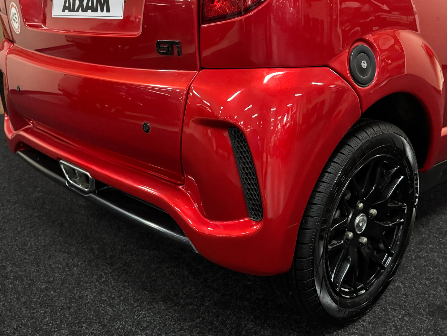 Aixam GTI Sport | 5 PS Kubota Motor | 45 km/h | Innerhalb 250 KM Kostenlose Lieferung | Mopedauto | Leichtmobile