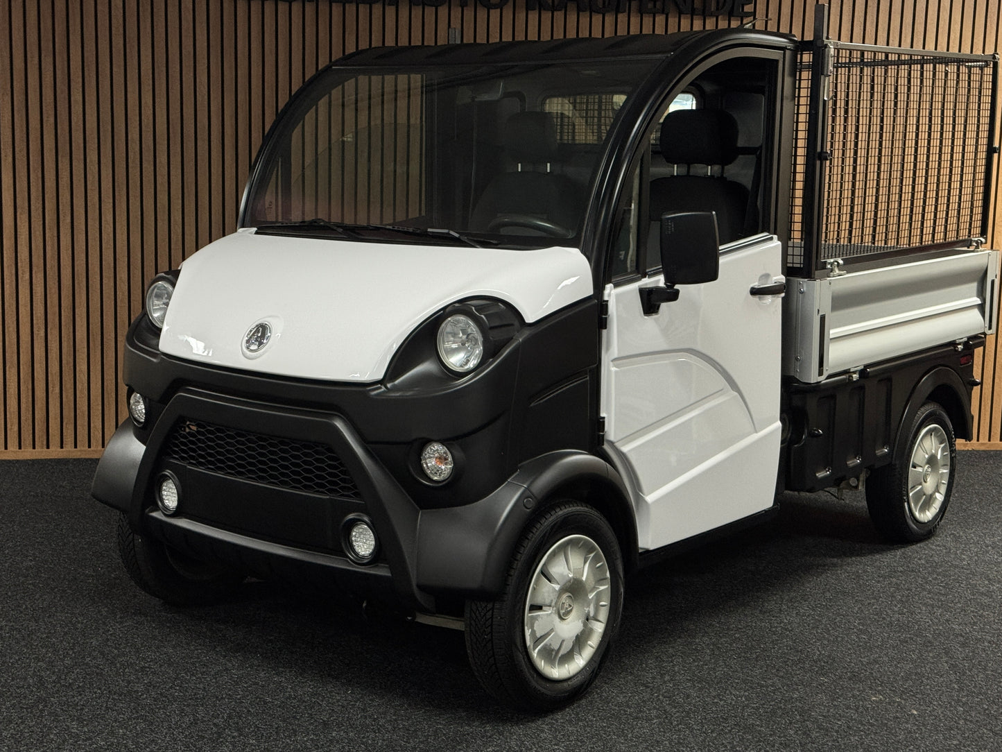 Aixam D-Truck mit offener Ladefläche 45 km/h | Innerhalb 250 KM Kostenlose Lieferung | Mopedauto | Leichtmobile | Aixam | Microcar | Ligier