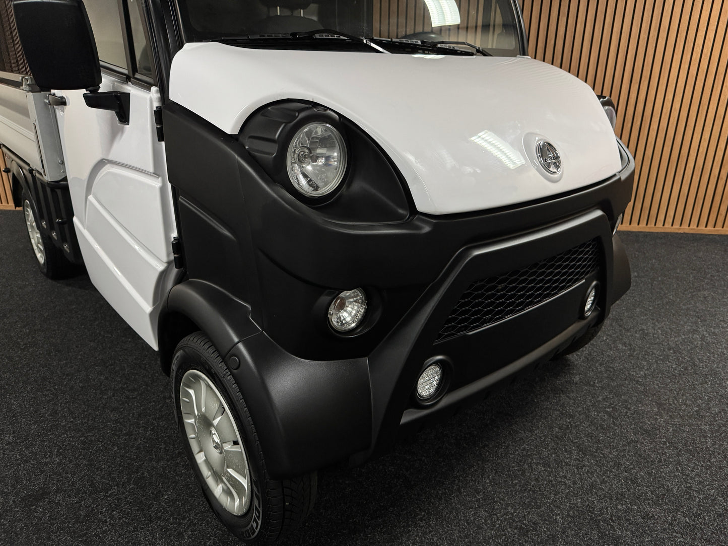 Aixam D-Truck mit offener Ladefläche 45 km/h | Innerhalb 250 KM Kostenlose Lieferung | Mopedauto | Leichtmobile | Aixam | Microcar | Ligier