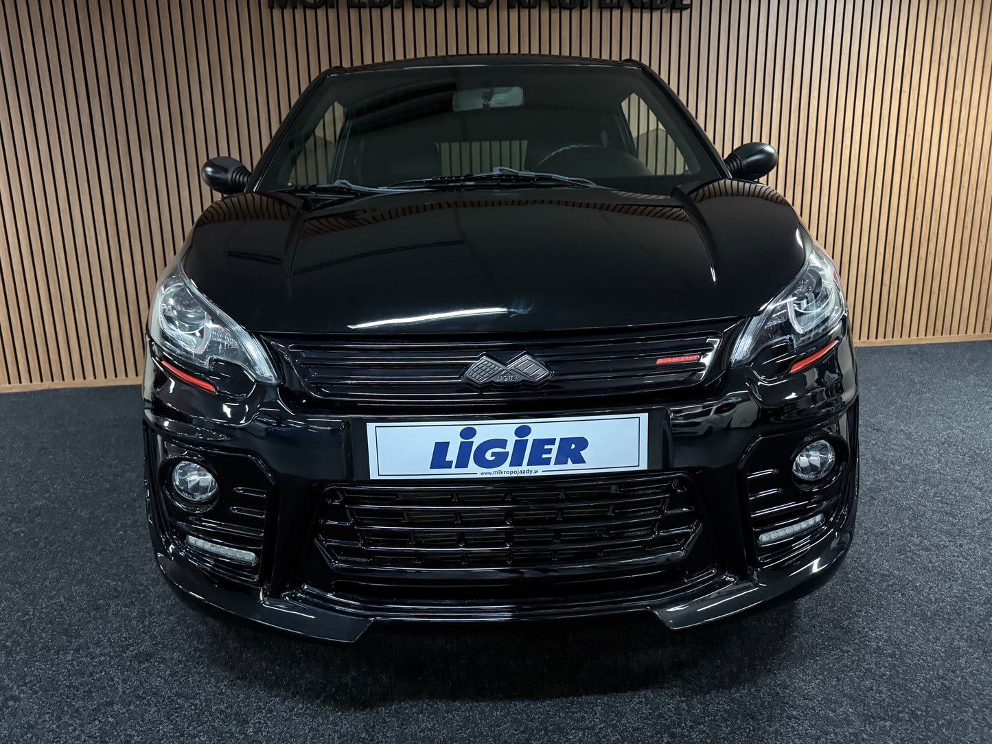 Ligier JS50 Ultimate Sport Black on Black | Servolenkung | Airbag | 8 PS leiser DCI Motor | 45 km/h | Rückfahrkamera | Innerhalb 250 KM Kostenlose Lieferung | Mopedauto | Leichtmobile