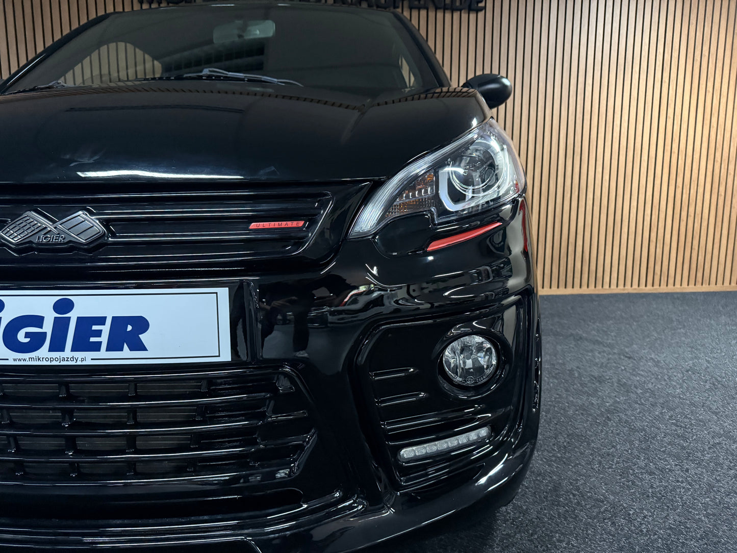 Ligier JS50 Ultimate Sport Black on Black | Servolenkung | Airbag | 8 PS leiser DCI Motor | 45 km/h | Rückfahrkamera | Innerhalb 250 KM Kostenlose Lieferung | Mopedauto | Leichtmobile