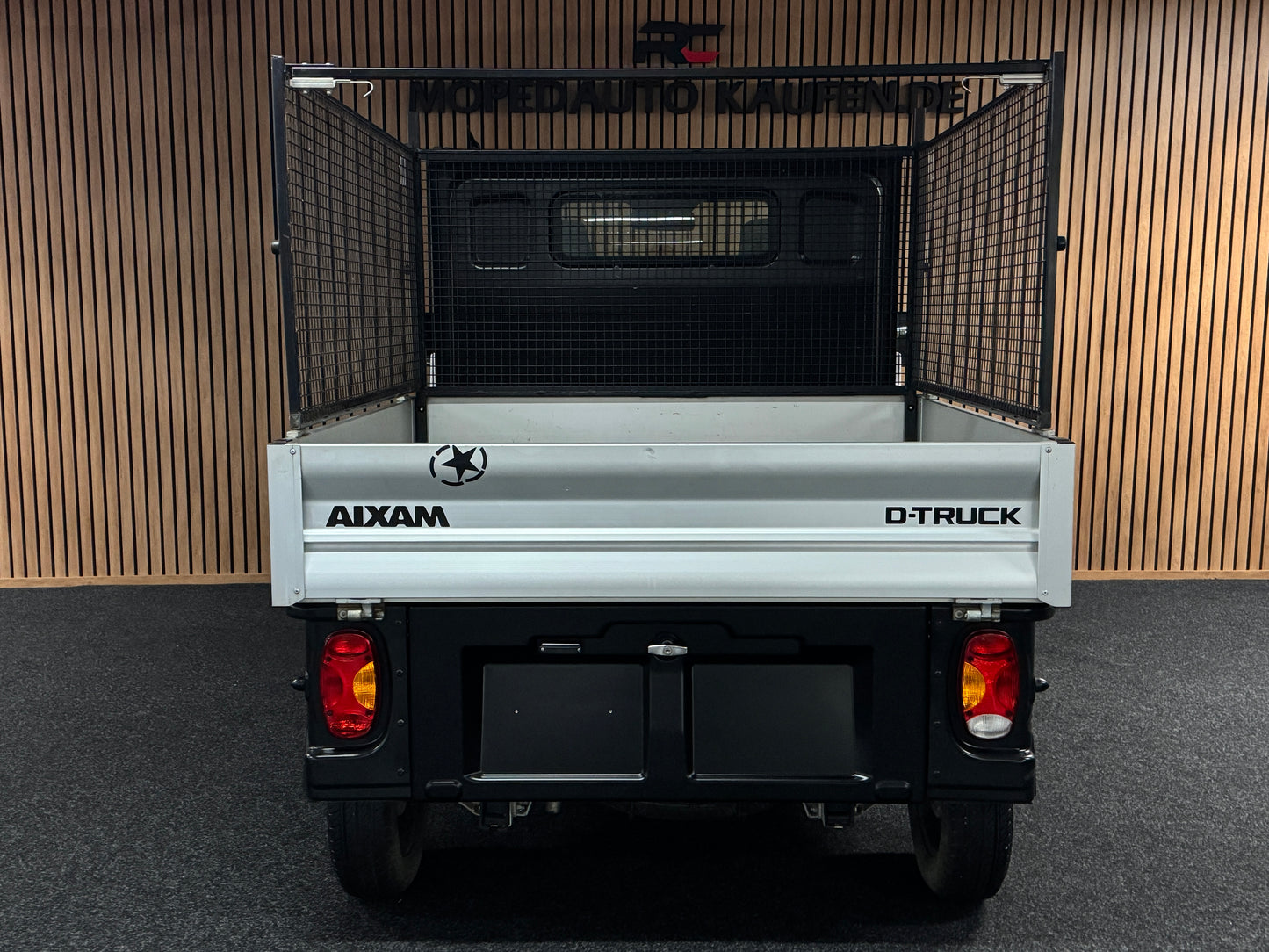Aixam D-Truck mit offener Ladefläche 45 km/h | Innerhalb 250 KM Kostenlose Lieferung | Mopedauto | Leichtmobile | Aixam | Microcar | Ligier