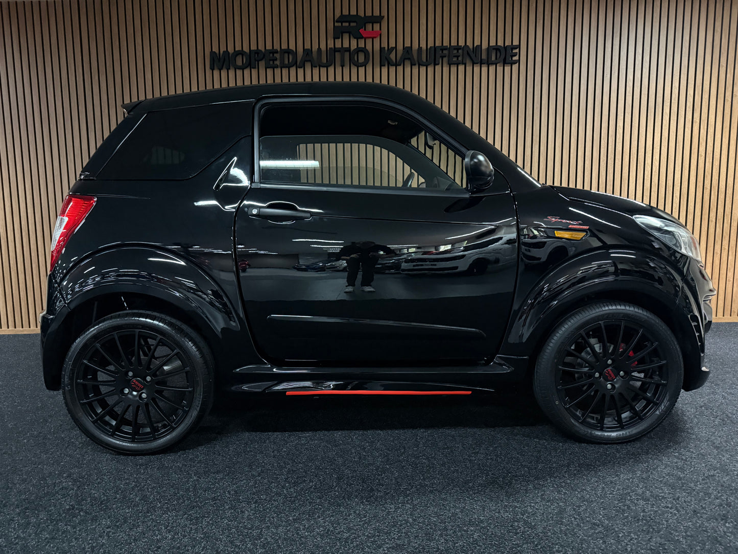 Ligier JS50 Ultimate Sport Black on Black | Servolenkung | Airbag | 8 PS leiser DCI Motor | 45 km/h | Rückfahrkamera | Innerhalb 250 KM Kostenlose Lieferung | Mopedauto | Leichtmobile