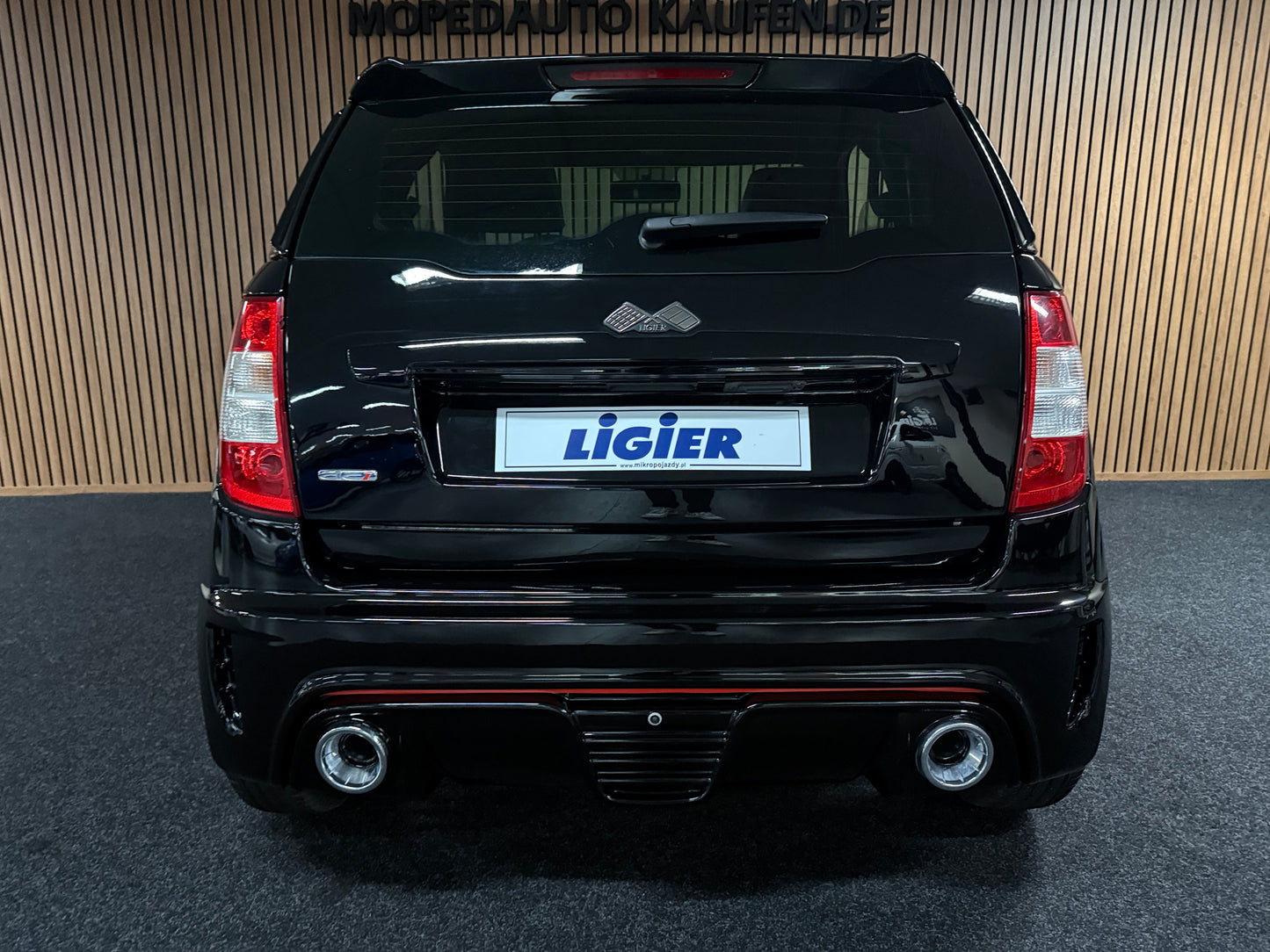 Ligier JS50 Ultimate Sport Black on Black | Servolenkung | Airbag | 8 PS leiser DCI Motor | 45 km/h | Rückfahrkamera | Innerhalb 250 KM Kostenlose Lieferung | Mopedauto | Leichtmobile
