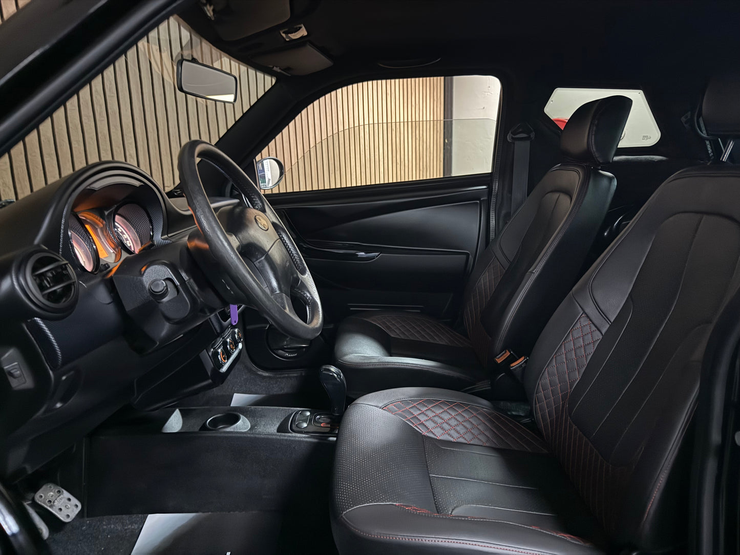Ligier JS50 Ultimate Sport Black on Black | Servolenkung | Airbag | 8 PS leiser DCI Motor | 45 km/h | Rückfahrkamera | Innerhalb 250 KM Kostenlose Lieferung | Mopedauto | Leichtmobile