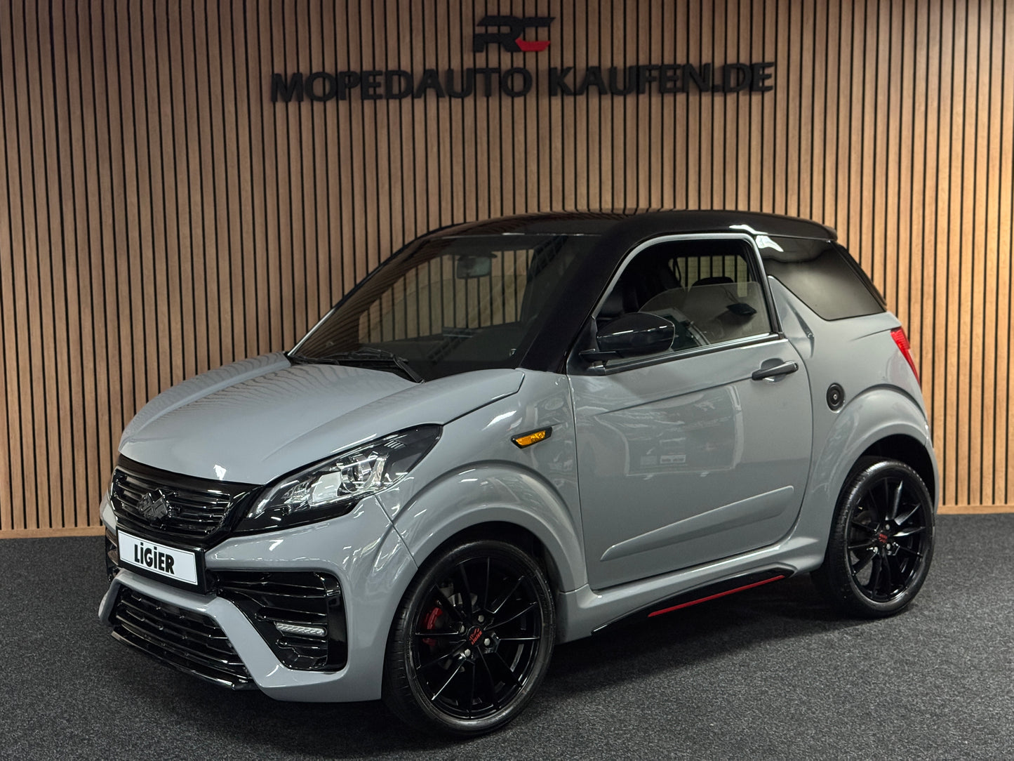 Ligier JS50 Ultimate Sport Facelift | Nardo Grey | Servolenkung | Ambi-Light 8 PS leiser DCI Motor | 45 km/h | Rückfahrkamera | Innerhalb 250 KM Kostenlose Lieferung | Mopedauto | Leichtmobile