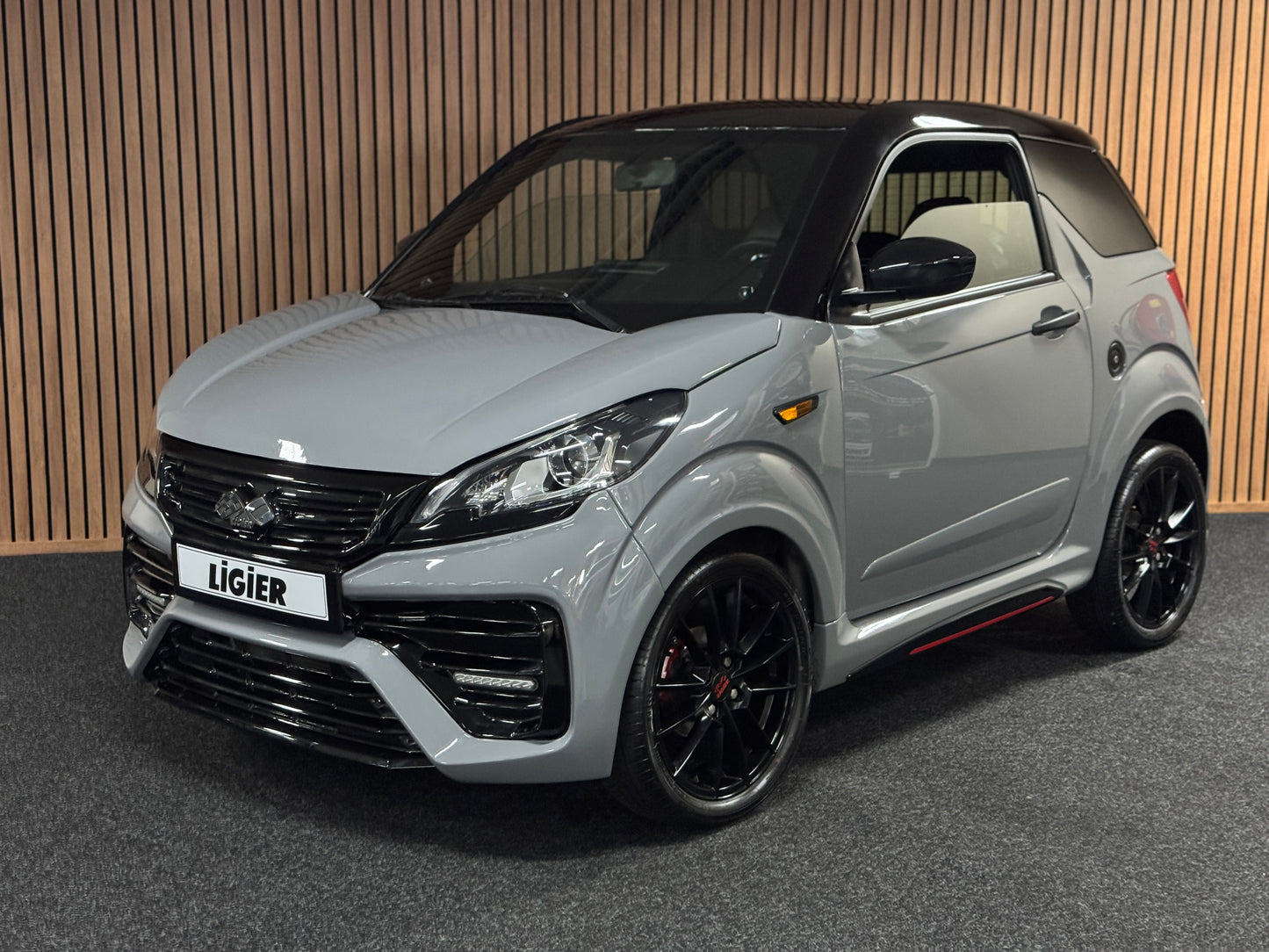 Ligier JS50 Ultimate Sport Facelift | Nardo Grey | Servolenkung | Ambi-Light 8 PS leiser DCI Motor | 45 km/h | Rückfahrkamera | Innerhalb 250 KM Kostenlose Lieferung | Mopedauto | Leichtmobile