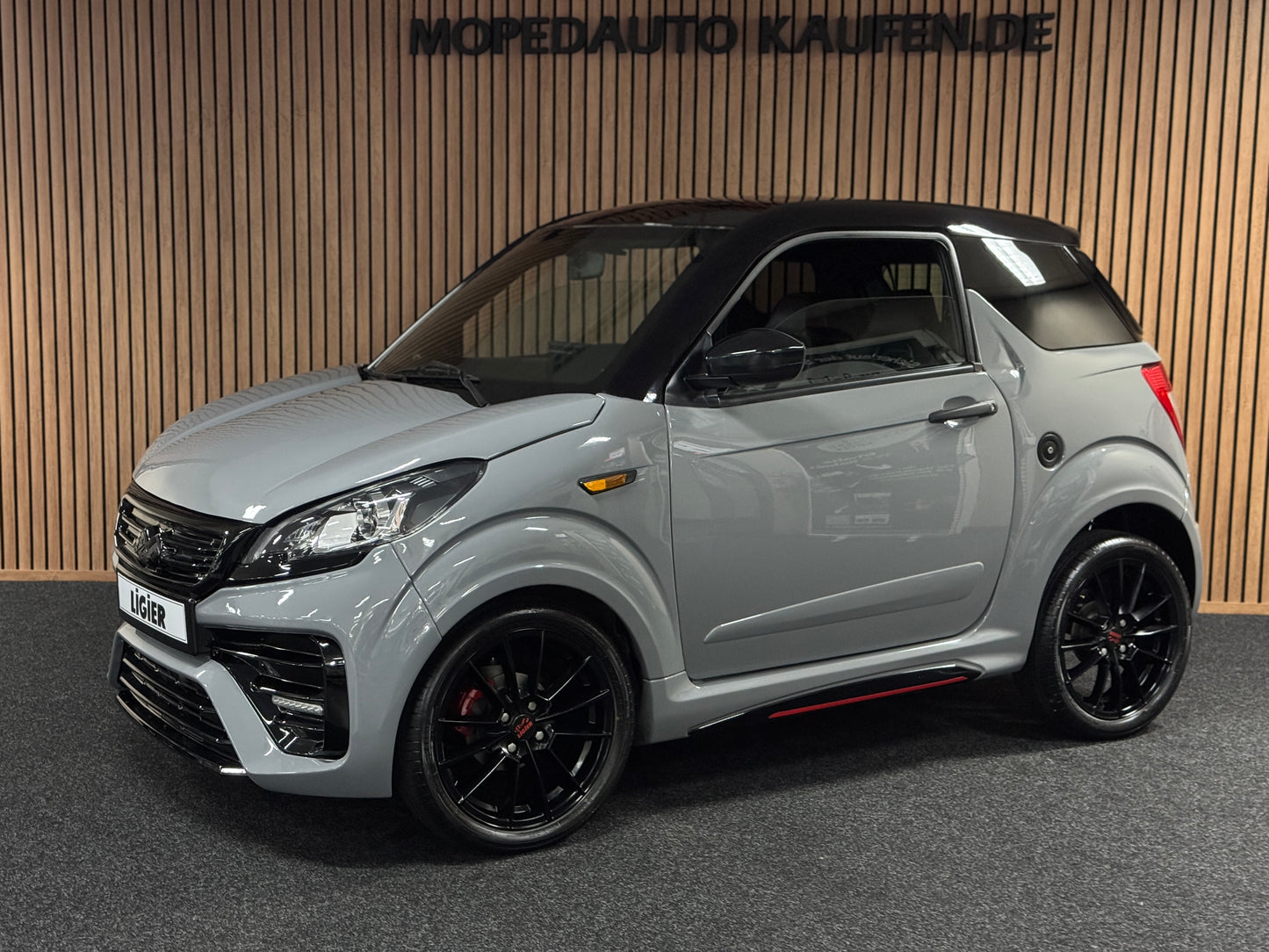 Ligier JS50 Ultimate Sport Facelift | Nardo Grey | Servolenkung | Ambi-Light 8 PS leiser DCI Motor | 45 km/h | Rückfahrkamera | Innerhalb 250 KM Kostenlose Lieferung | Mopedauto | Leichtmobile