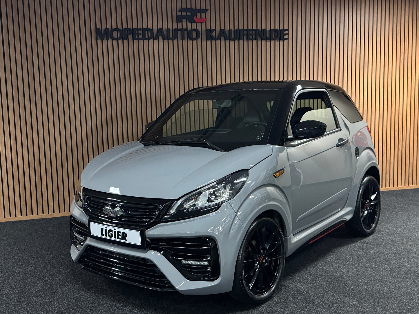 Ligier JS50 Ultimate Sport Facelift | Nardo Grey | Servolenkung | Ambi-Light 8 PS leiser DCI Motor | 45 km/h | Rückfahrkamera | Innerhalb 250 KM Kostenlose Lieferung | Mopedauto | Leichtmobile