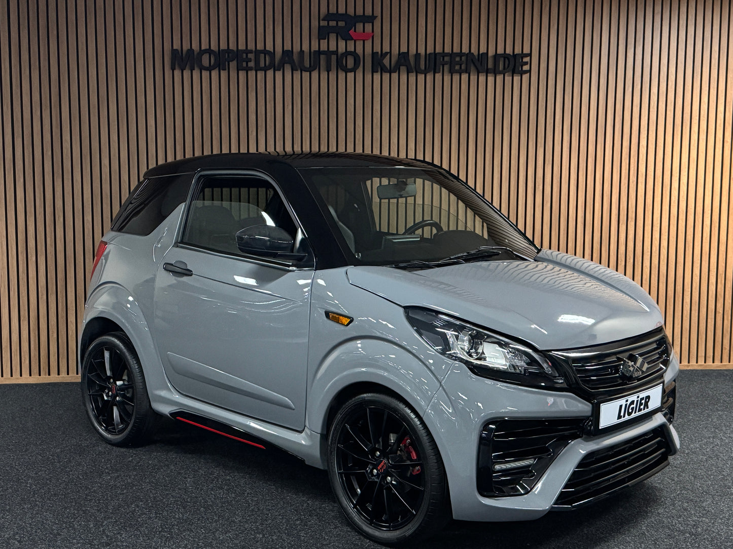 Ligier JS50 Ultimate Sport Facelift | Nardo Grey | Servolenkung | Ambi-Light 8 PS leiser DCI Motor | 45 km/h | Rückfahrkamera | Innerhalb 250 KM Kostenlose Lieferung | Mopedauto | Leichtmobile