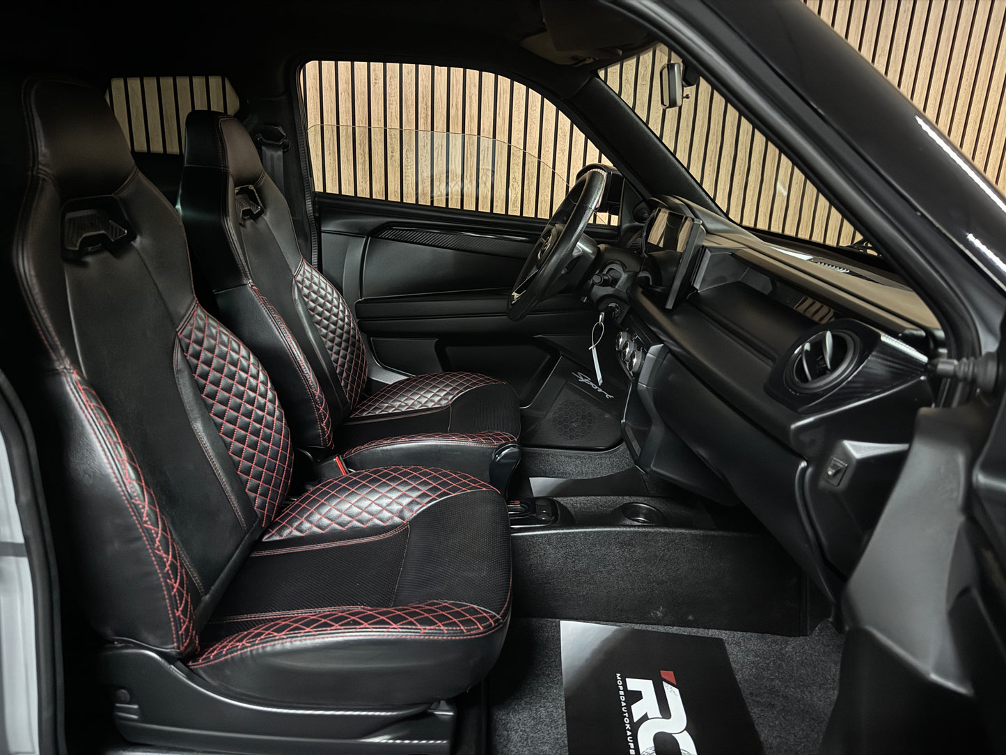 Ligier JS50 Ultimate Sport Facelift | Nardo Grey | Servolenkung | Ambi-Light 8 PS leiser DCI Motor | 45 km/h | Rückfahrkamera | Innerhalb 250 KM Kostenlose Lieferung | Mopedauto | Leichtmobile