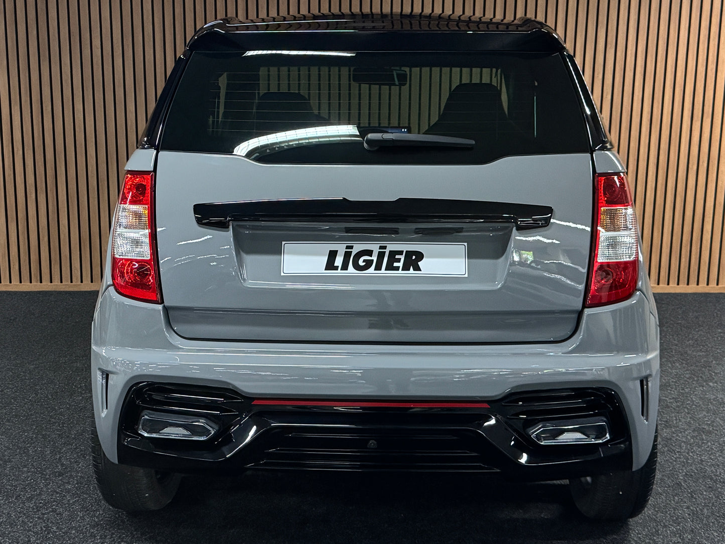 Ligier JS50 Ultimate Sport Facelift | Nardo Grey | Servolenkung | Ambi-Light 8 PS leiser DCI Motor | 45 km/h | Rückfahrkamera | Innerhalb 250 KM Kostenlose Lieferung | Mopedauto | Leichtmobile