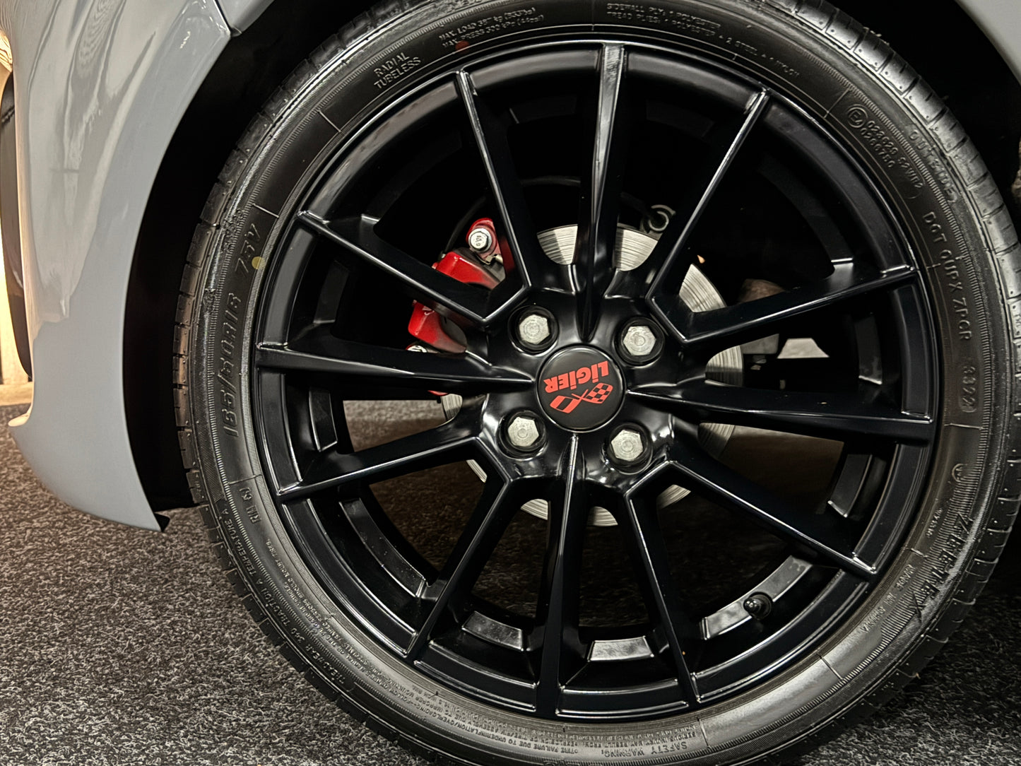 Ligier JS50 Ultimate Sport Facelift | Nardo Grey | Servolenkung | Ambi-Light 8 PS leiser DCI Motor | 45 km/h | Rückfahrkamera | Innerhalb 250 KM Kostenlose Lieferung | Mopedauto | Leichtmobile