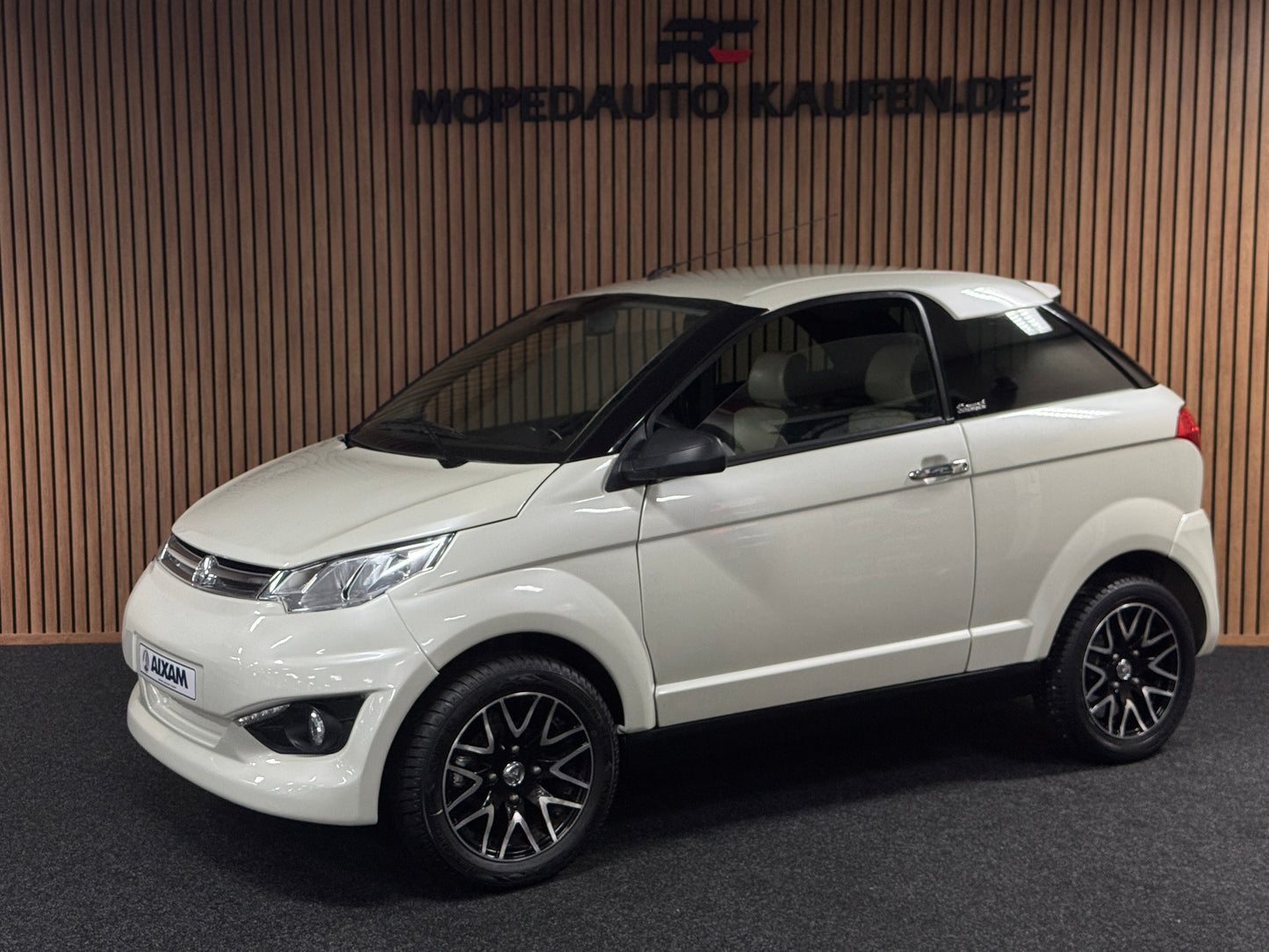 Aixam Coupé Sport | Kubota Motor | 45 km/h | Innerhalb 250 KM Kostenlose Lieferung | Mopedauto | Leichtmobile