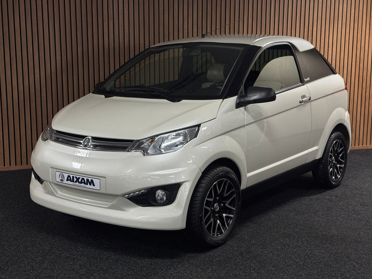 Aixam Coupé Sport | Kubota Motor | 45 km/h | Innerhalb 250 KM Kostenlose Lieferung | Mopedauto | Leichtmobile