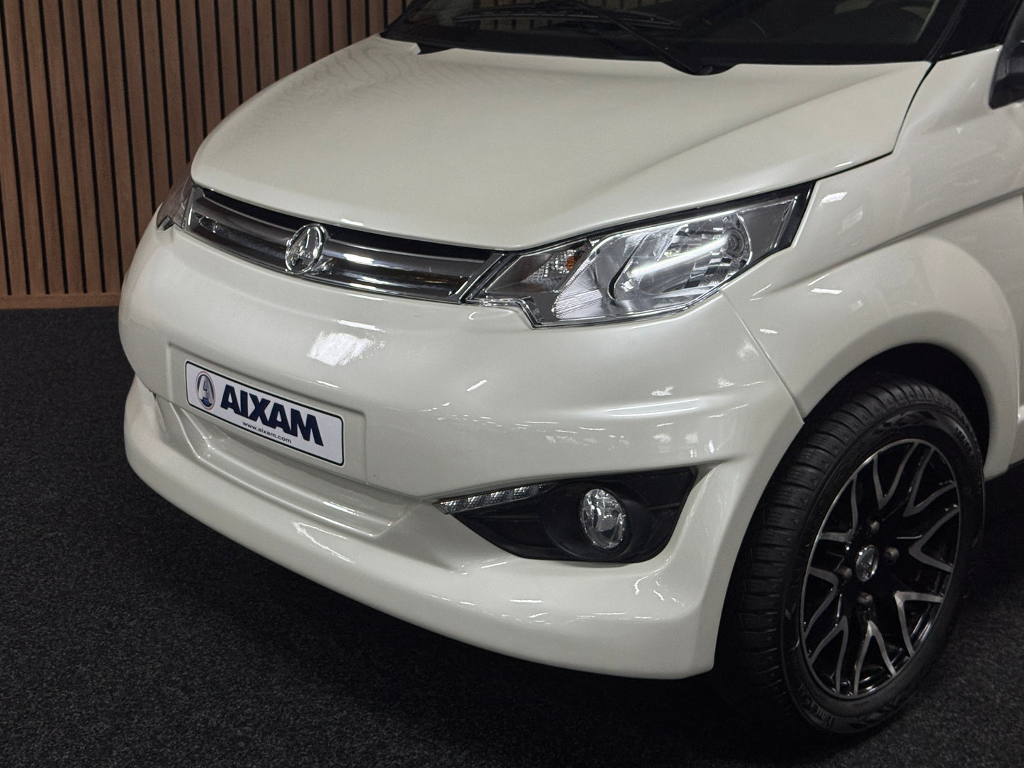 Aixam Coupé Sport | Kubota Motor | 45 km/h | Innerhalb 250 KM Kostenlose Lieferung | Mopedauto | Leichtmobile