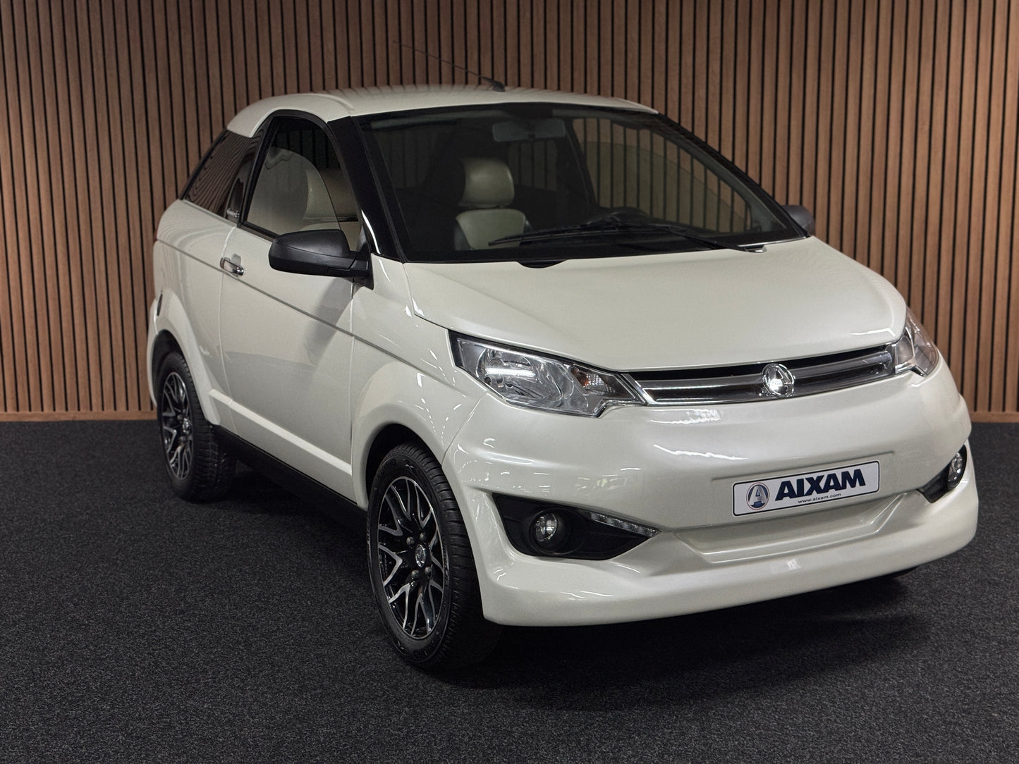 Aixam Coupé Sport | Kubota Motor | 45 km/h | Innerhalb 250 KM Kostenlose Lieferung | Mopedauto | Leichtmobile