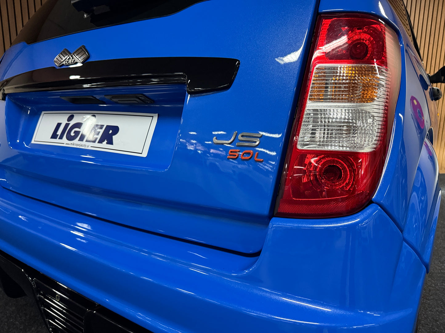 Ligier JS50 Ultimate Sport  | Servolenkung | 8 PS leiser DCI Motor | 45 km/h | Rückfahrkamera | Innerhalb 250 KM Kostenlose Lieferung | Mopedauto | Leichtmobile