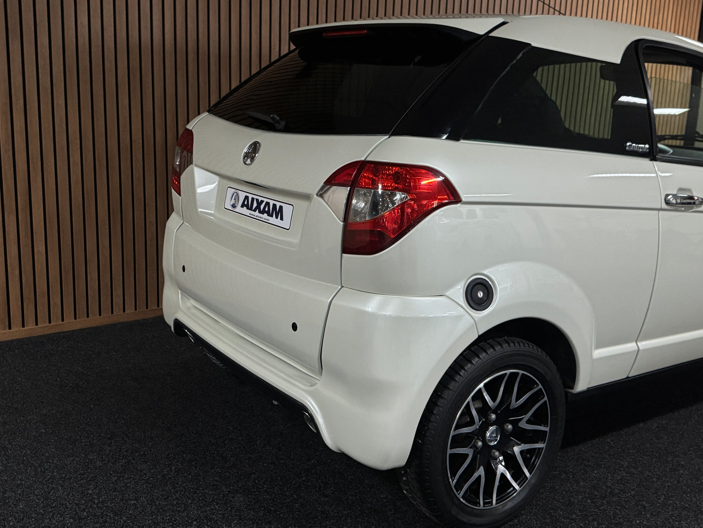 Aixam Coupé Sport | Kubota Motor | 45 km/h | Innerhalb 250 KM Kostenlose Lieferung | Mopedauto | Leichtmobile