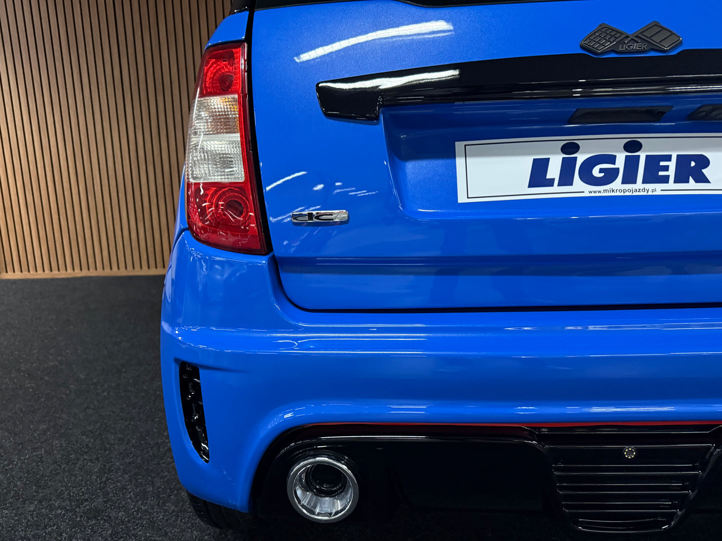 Ligier JS50 Ultimate Sport  | Servolenkung | 8 PS leiser DCI Motor | 45 km/h | Rückfahrkamera | Innerhalb 250 KM Kostenlose Lieferung | Mopedauto | Leichtmobile