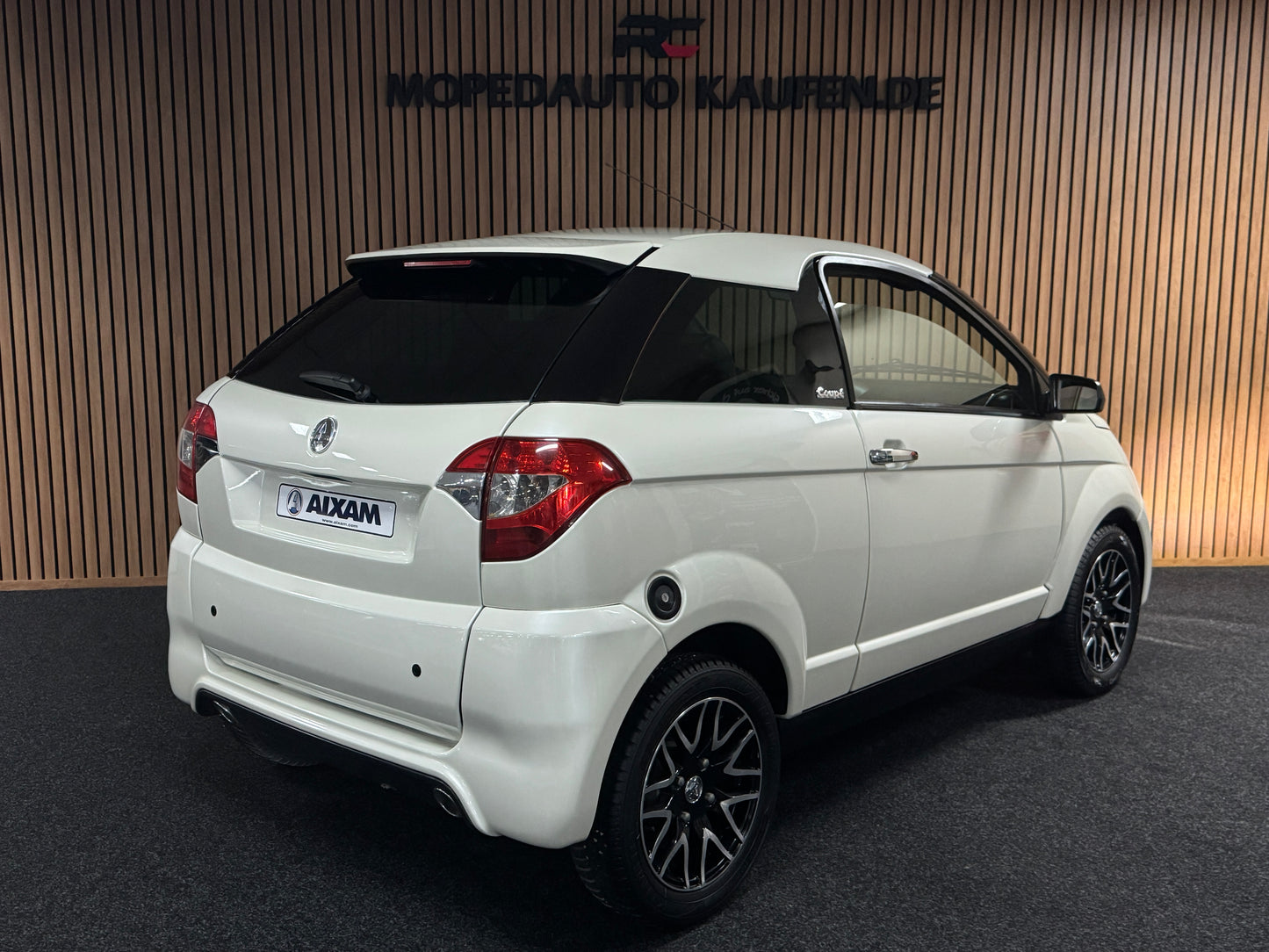 Aixam Coupé Sport | Kubota Motor | 45 km/h | Innerhalb 250 KM Kostenlose Lieferung | Mopedauto | Leichtmobile