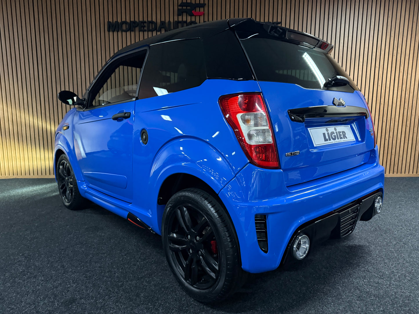 Ligier JS50 Ultimate Sport  | Servolenkung | 8 PS leiser DCI Motor | 45 km/h | Rückfahrkamera | Innerhalb 250 KM Kostenlose Lieferung | Mopedauto | Leichtmobile