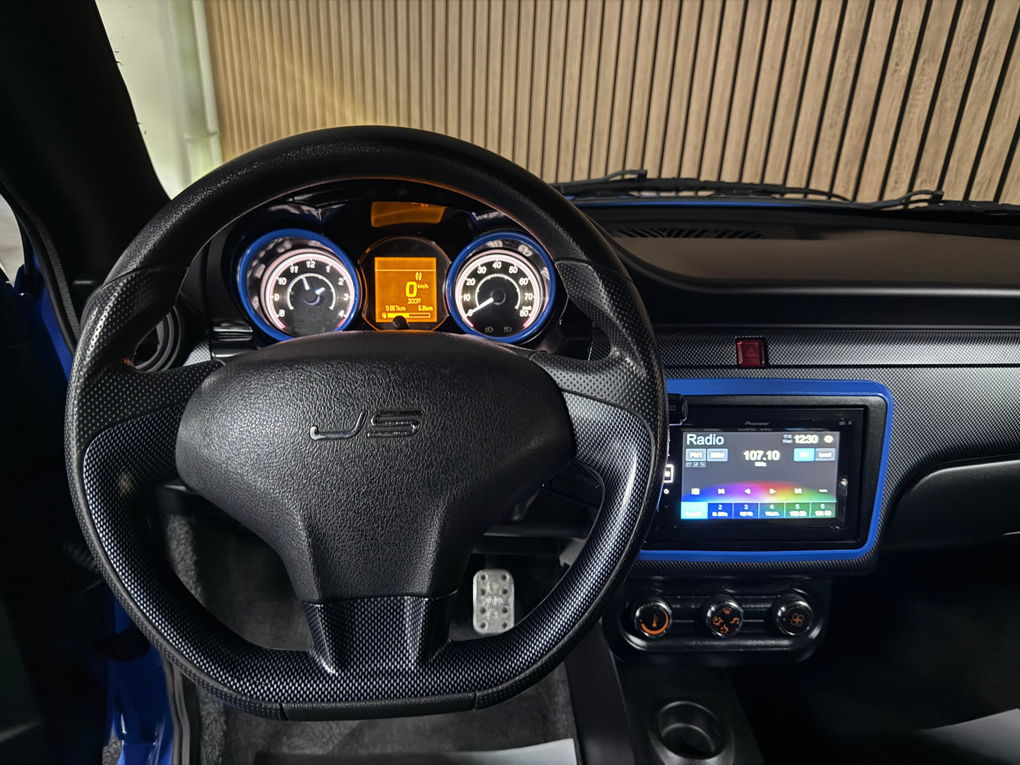 Ligier JS50 Ultimate Sport  | Servolenkung | 8 PS leiser DCI Motor | 45 km/h | Rückfahrkamera | Innerhalb 250 KM Kostenlose Lieferung | Mopedauto | Leichtmobile