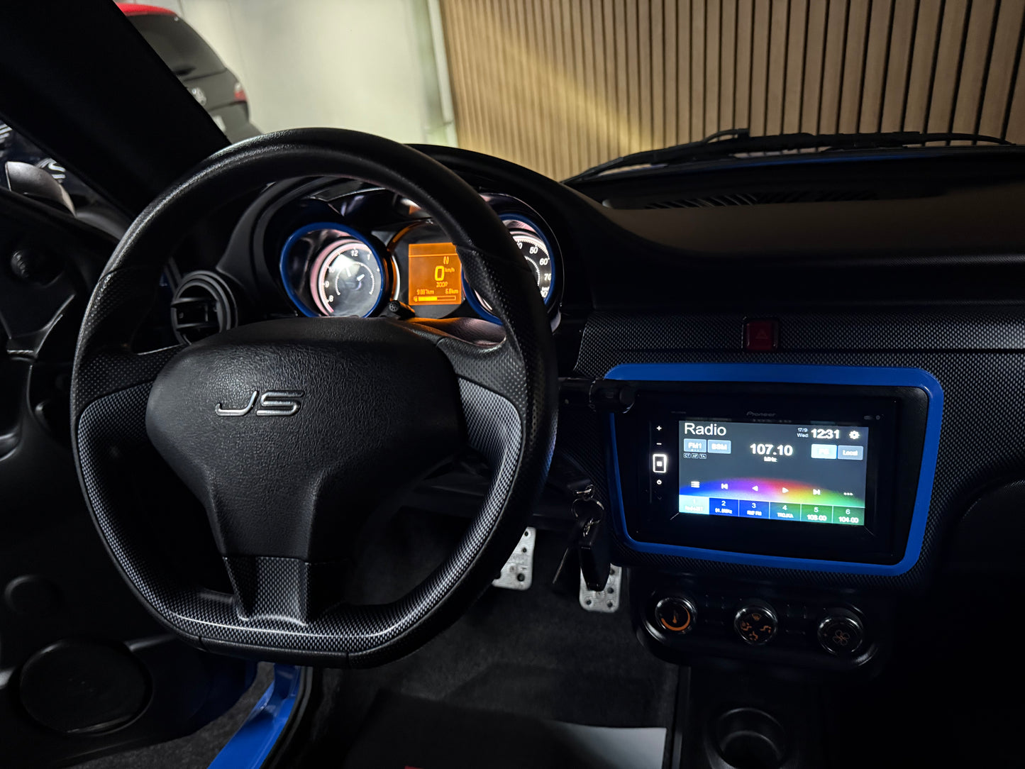 Ligier JS50 Ultimate Sport  | Servolenkung | 8 PS leiser DCI Motor | 45 km/h | Rückfahrkamera | Innerhalb 250 KM Kostenlose Lieferung | Mopedauto | Leichtmobile