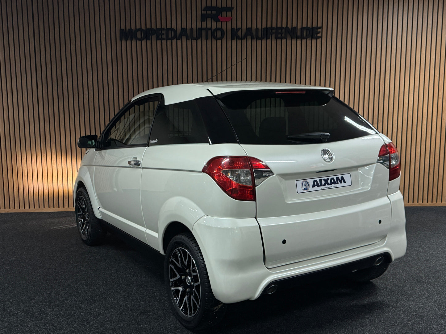 Aixam Coupé Sport | Kubota Motor | 45 km/h | Innerhalb 250 KM Kostenlose Lieferung | Mopedauto | Leichtmobile