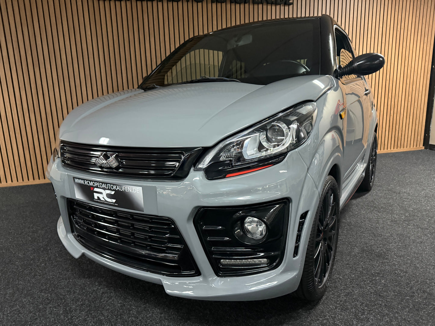 Ligier JS50 Ultimate Sport Nardo Grau | Servolenkung | 8 PS leiser DCI Motor | 45 km/h | Rückfahrkamera | Innerhalb 250 KM Kostenlose Lieferung | Mopedauto | Leichtmobile