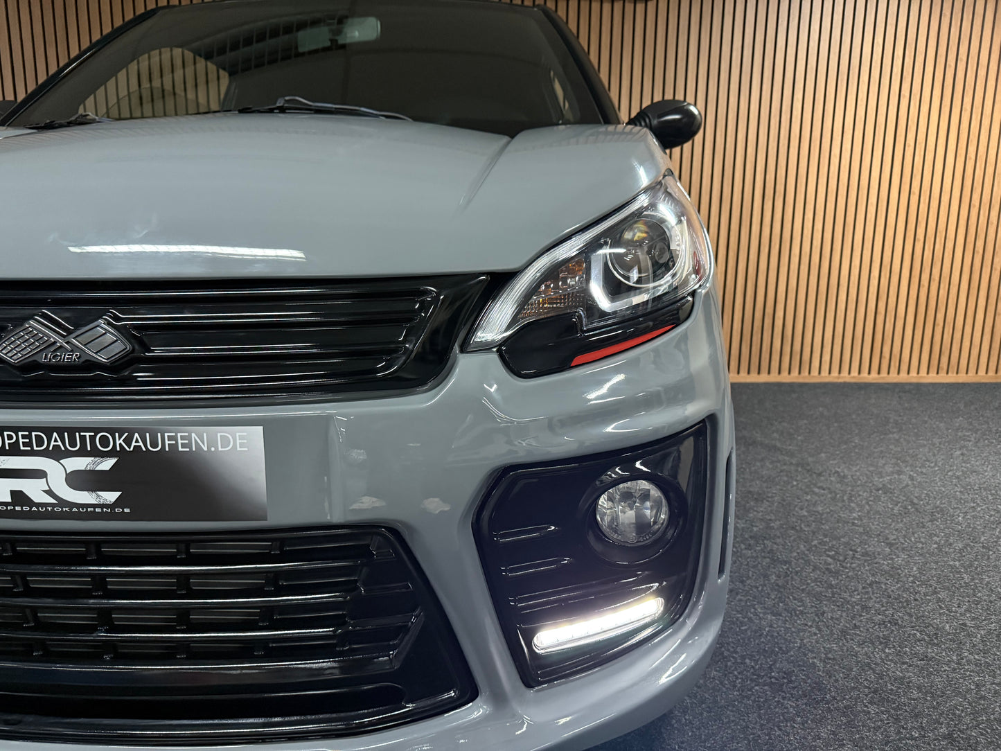 Ligier JS50 Ultimate Sport Nardo Grau | Servolenkung | 8 PS leiser DCI Motor | 45 km/h | Rückfahrkamera | Innerhalb 250 KM Kostenlose Lieferung | Mopedauto | Leichtmobile