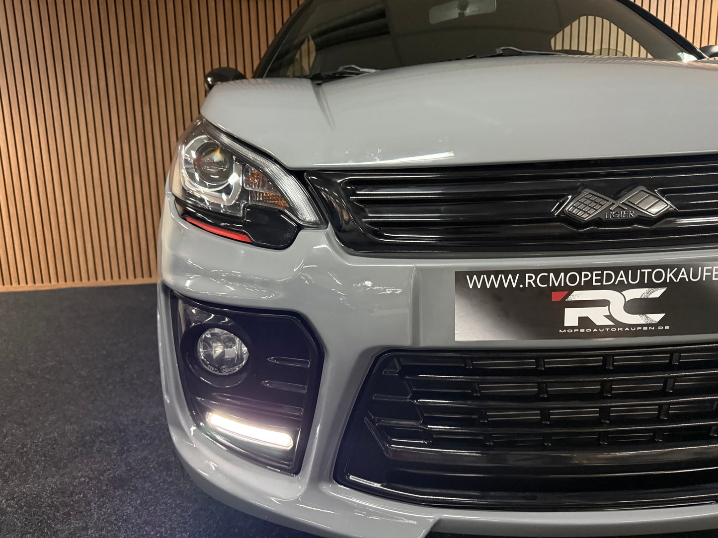 Ligier JS50 Ultimate Sport Nardo Grau | Servolenkung | 8 PS leiser DCI Motor | 45 km/h | Rückfahrkamera | Innerhalb 250 KM Kostenlose Lieferung | Mopedauto | Leichtmobile