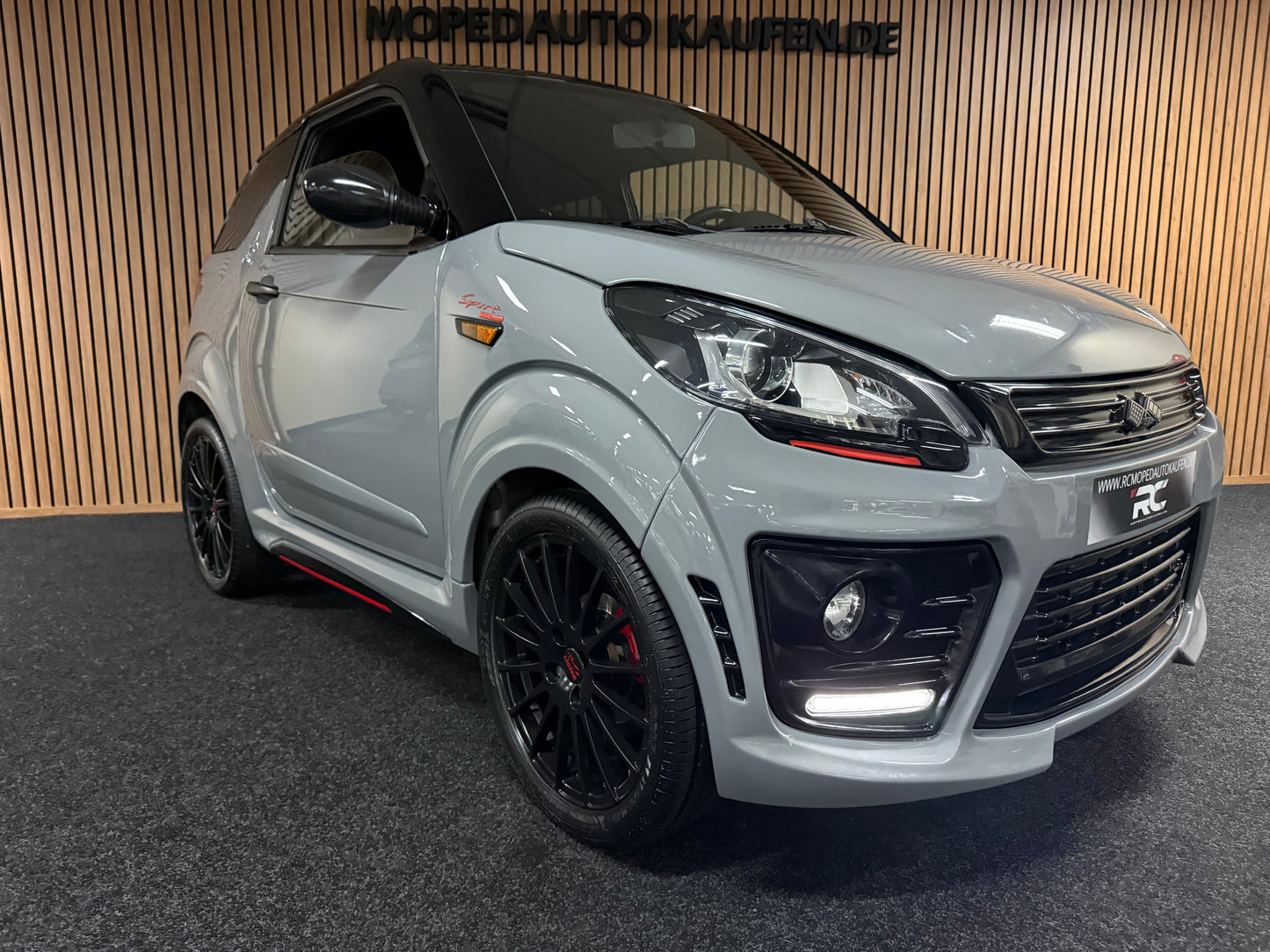 Ligier JS50 Ultimate Sport Nardo Grau | Servolenkung | 8 PS leiser DCI Motor | 45 km/h | Rückfahrkamera | Innerhalb 250 KM Kostenlose Lieferung | Mopedauto | Leichtmobile