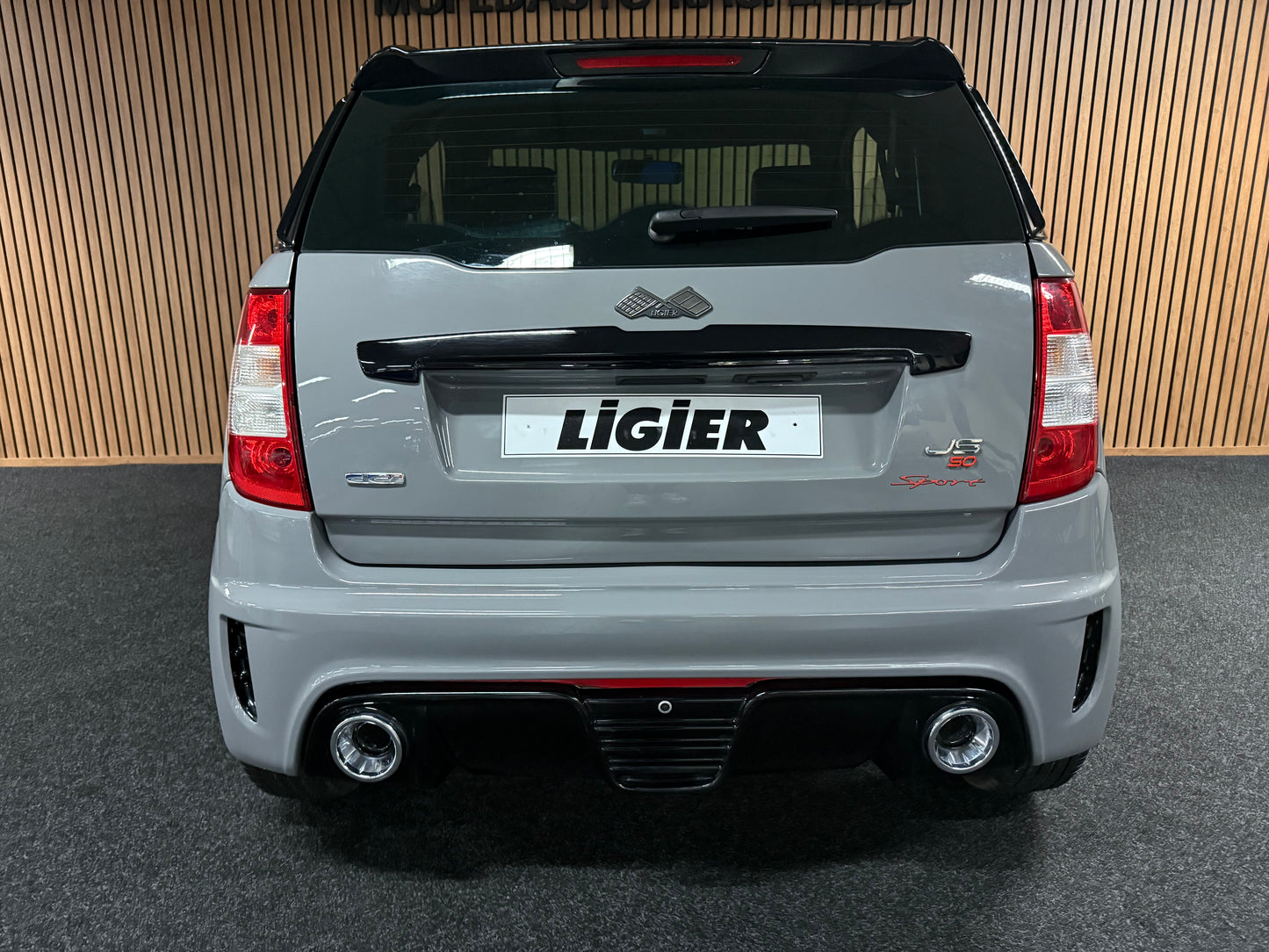 Ligier JS50 Ultimate Sport Nardo Grau | Servolenkung | 8 PS leiser DCI Motor | 45 km/h | Rückfahrkamera | Innerhalb 250 KM Kostenlose Lieferung | Mopedauto | Leichtmobile
